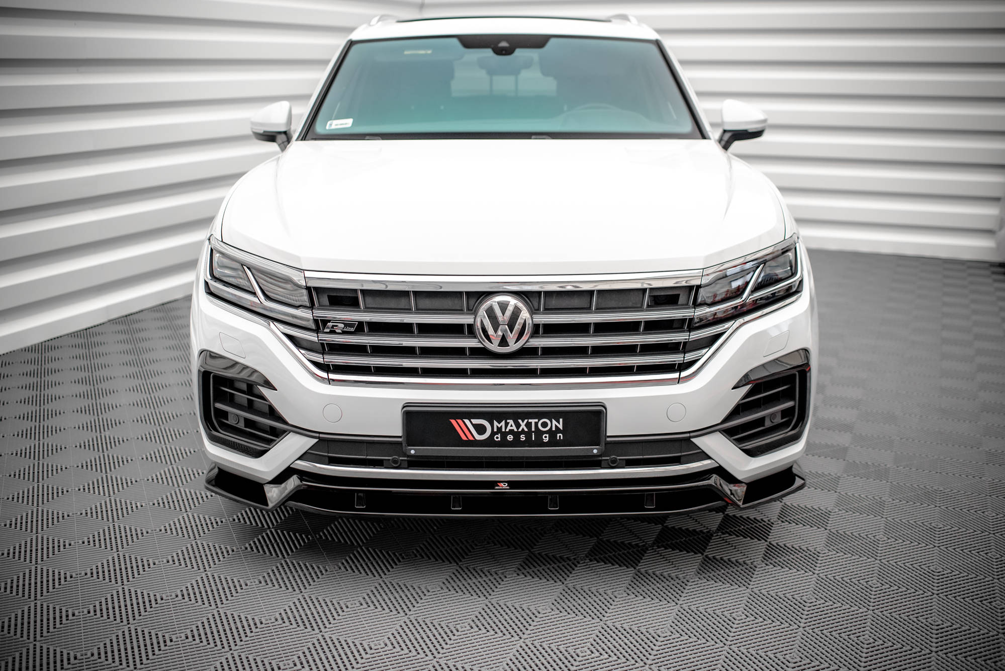 Front Splitter Volkswagen Touareg R-Line Mk3 - 2