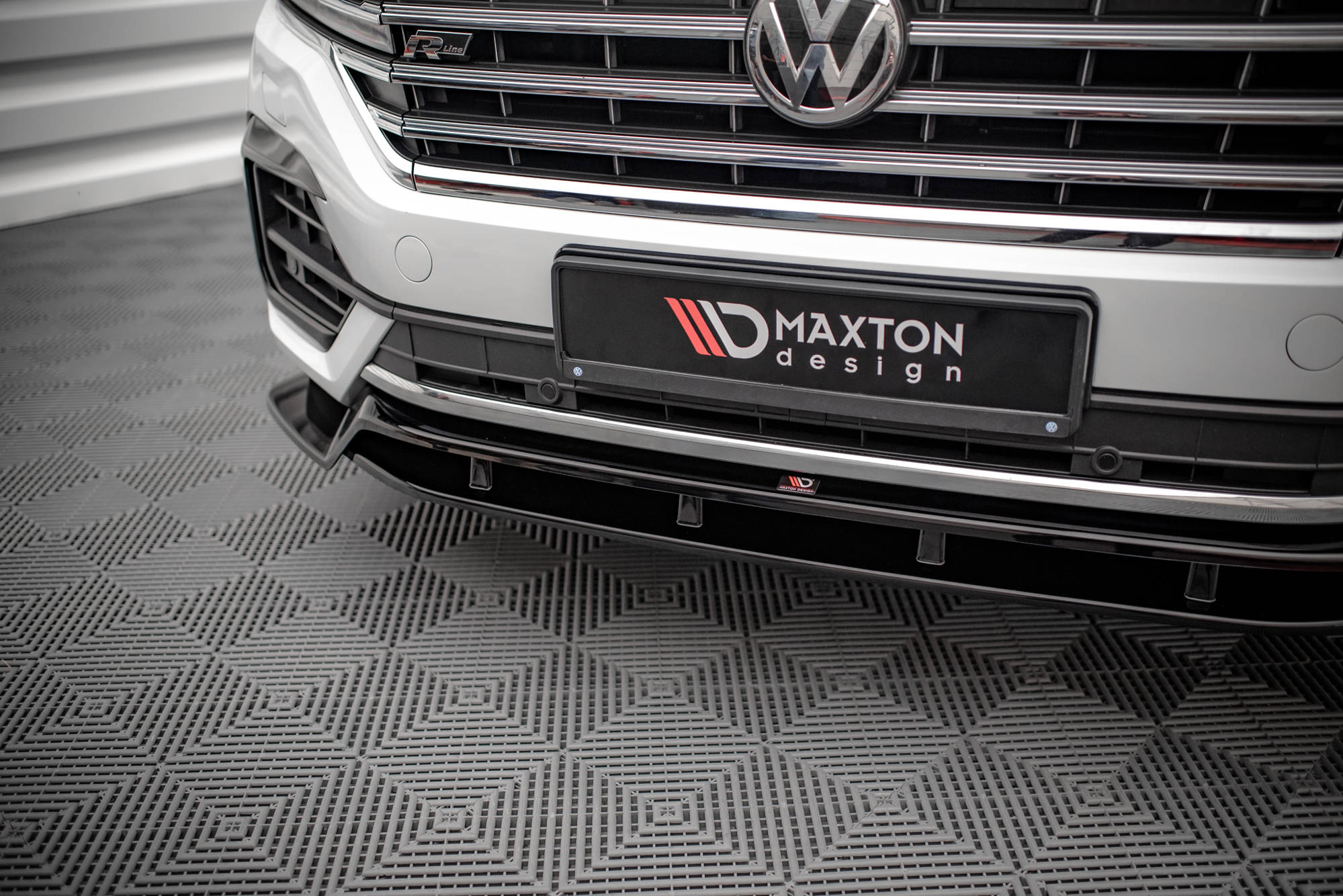 Front Splitter Volkswagen Touareg R-Line Mk3 - 4