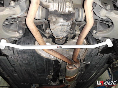 BMW E53 X5 4.4 99-06 ULTRARACING 2-POINT REAR LOWER BAR 1703