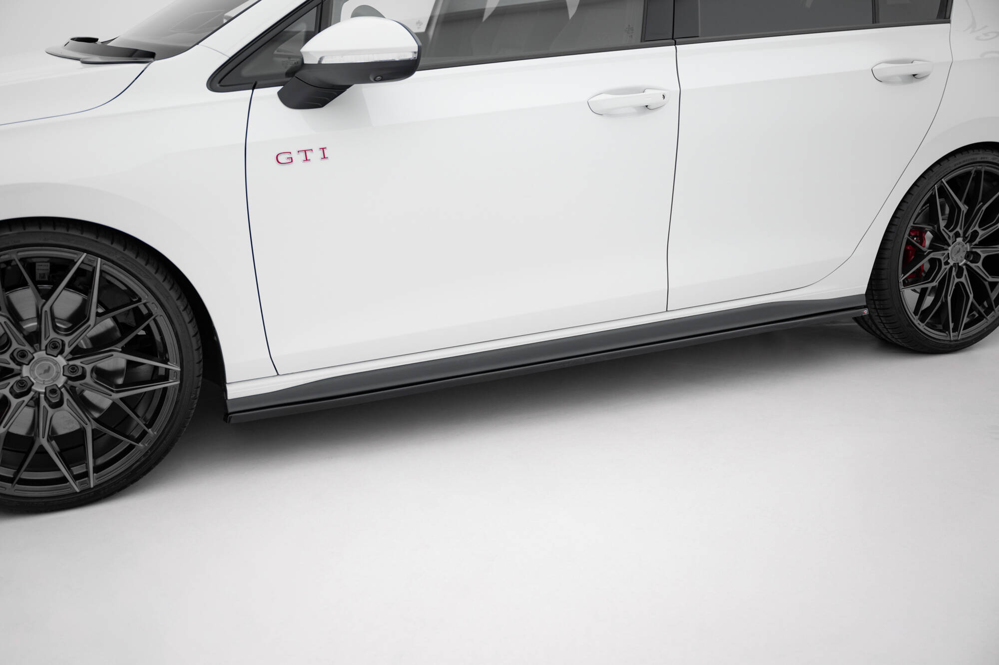 SIDE SKIRTS DIFFUSERS V.1 SUITABLE FOR VOLKSWAGEN GOLF GTI / GTE / GTI CLUBSPORT / GTD / R-LINE MK8 – MAXTON DESIGN