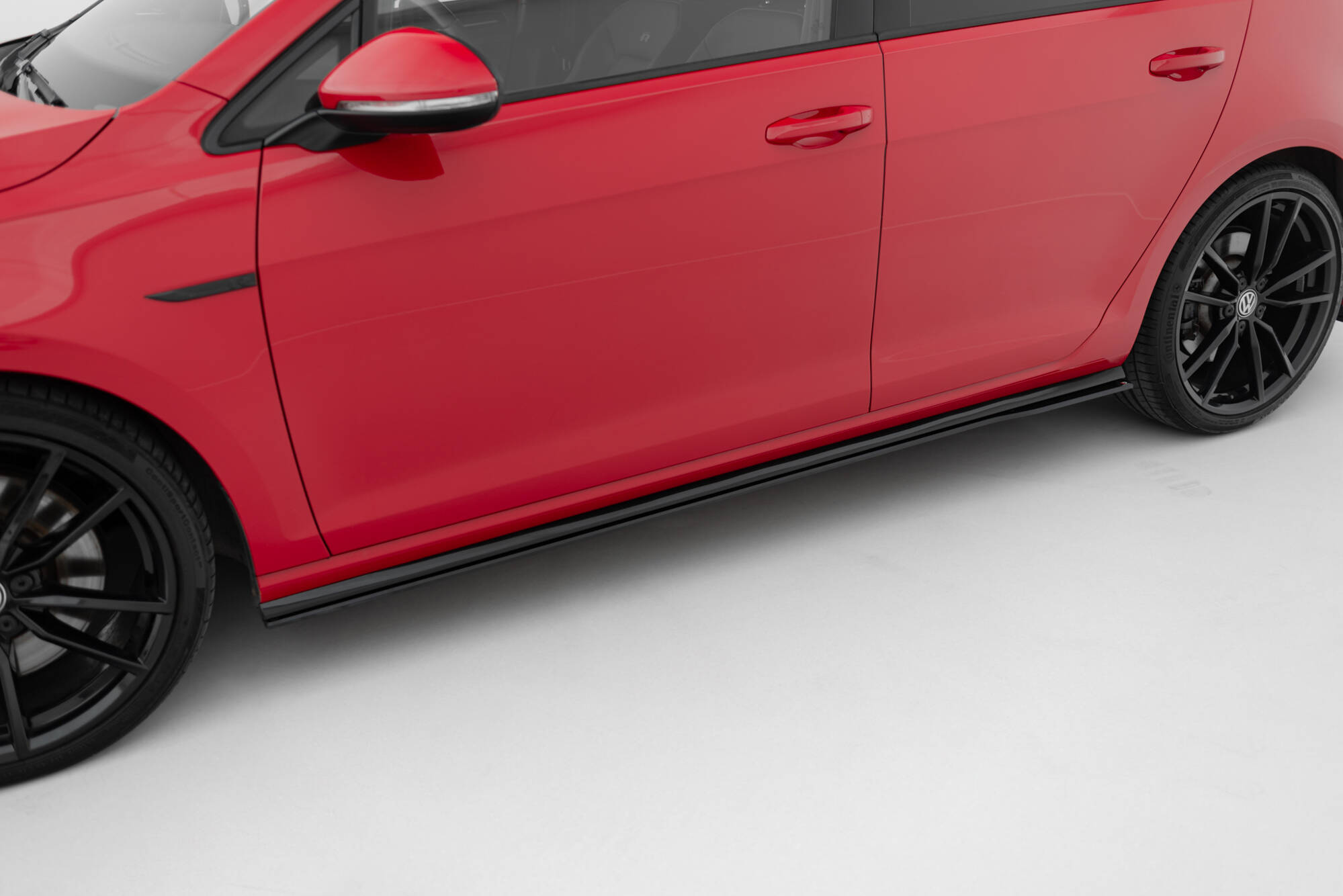 STREET PRO SIDE SKIRTS DIFFUSERS SUITABLE FOR VOLKSWAGEN GOLF R / R-LINE MK7 FACELIFT – MAXTON DESIGN - 2