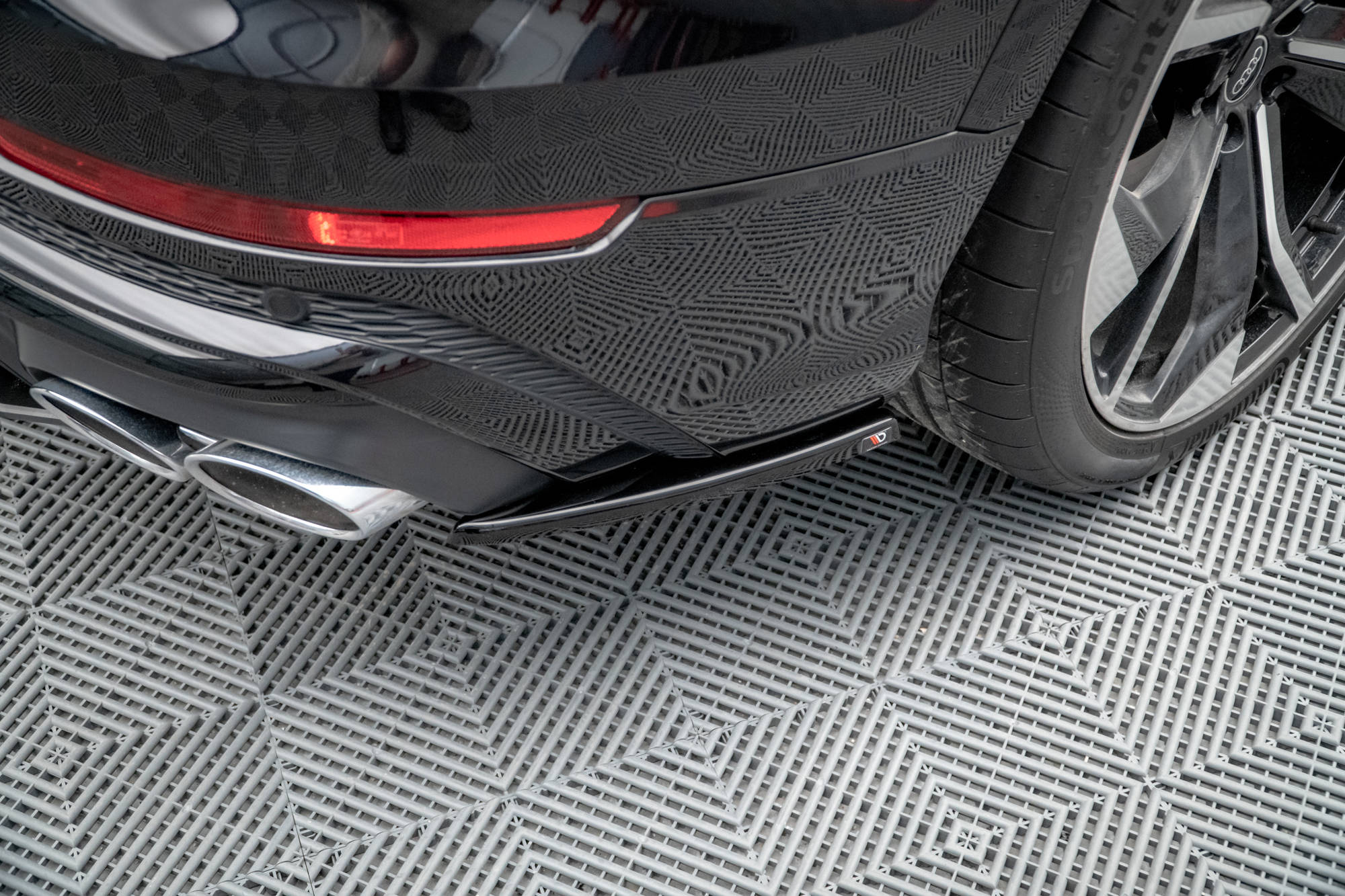Rear Side Splitters Audi SQ8 Mk1 - 2