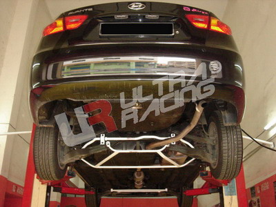 HYUNDAI AVANTE / ELANTRA 08+ ULTRARACING 4-PUNKTS BAKRE STAG