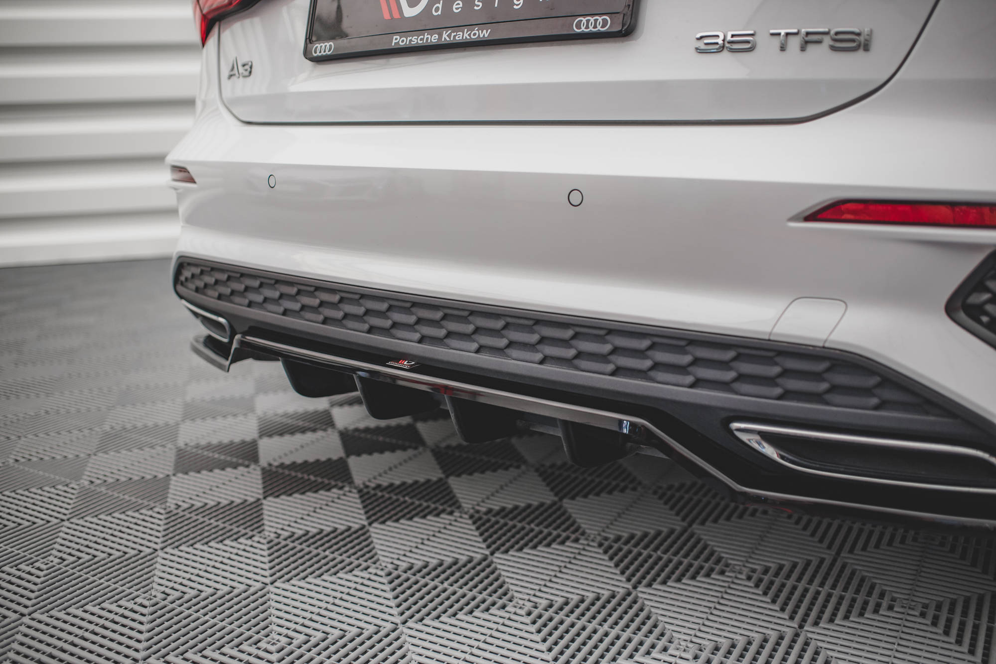 Central Rear Splitter (Vertical Bars) Audi A3 S-Line Sportback 8Y (2020-) - 2