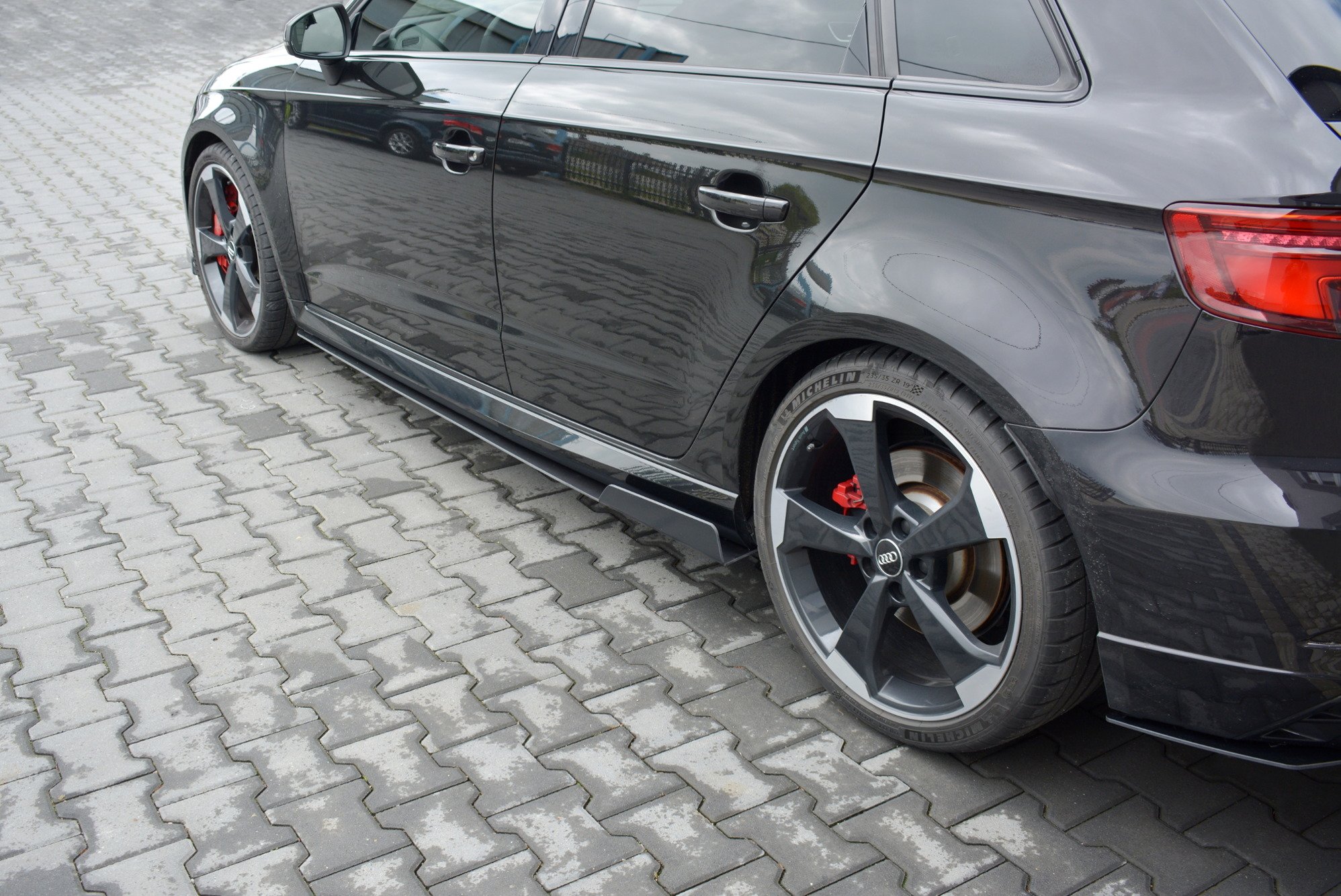 Racing Side Skirts Diffusers V.2 Audi RS3 8V Facelift Sportback (2017-20) - 3
