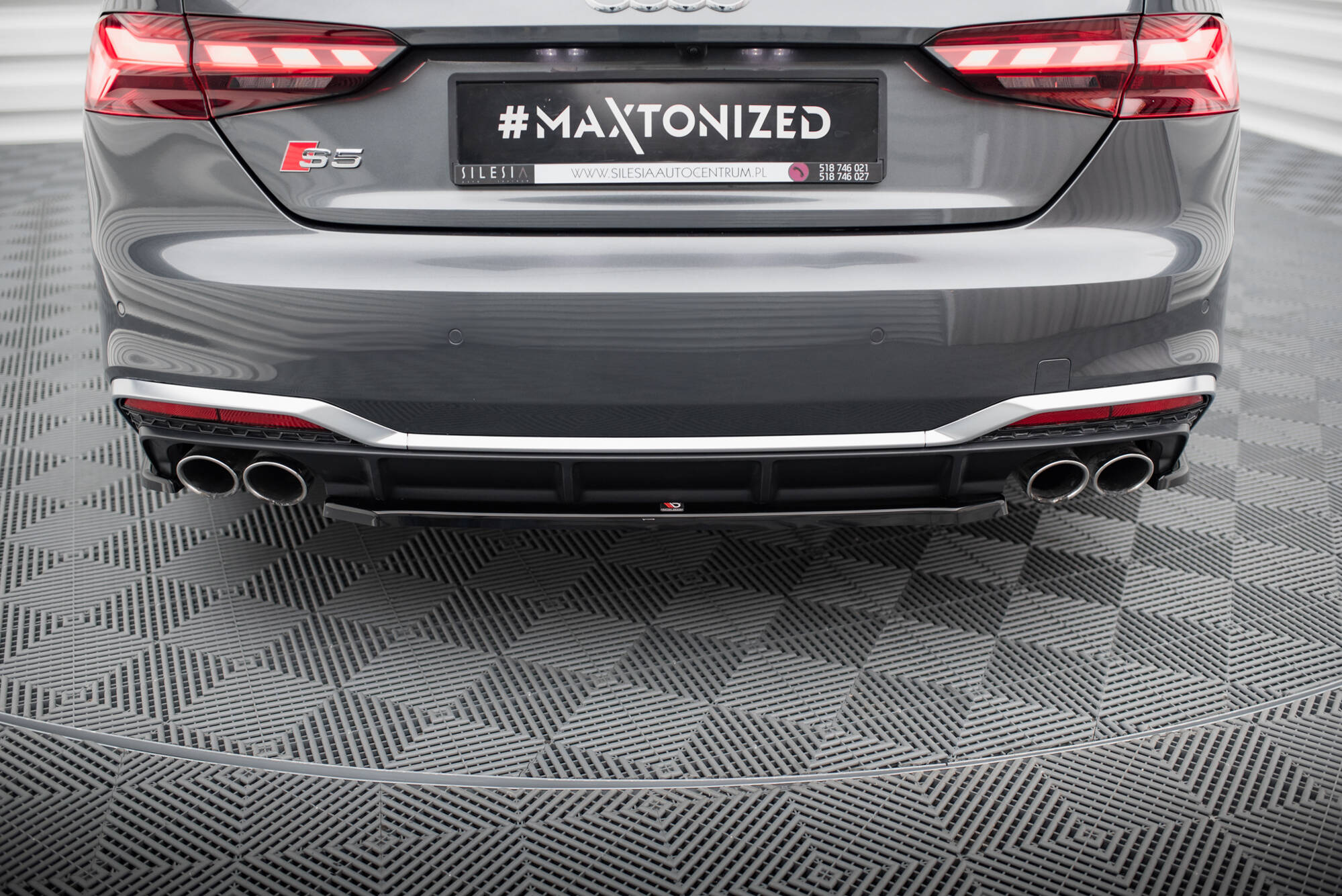 Central Rear Splitter S5 Sportback / Coupe F5 Facelift - 4