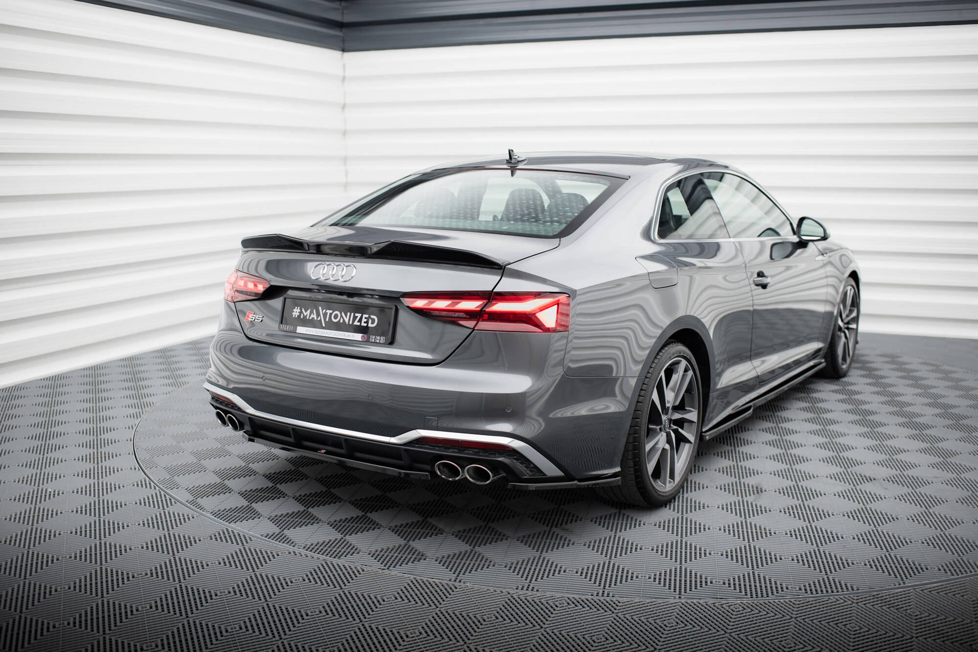 Central Rear Splitter S5 Sportback / Coupe F5 Facelift - 5