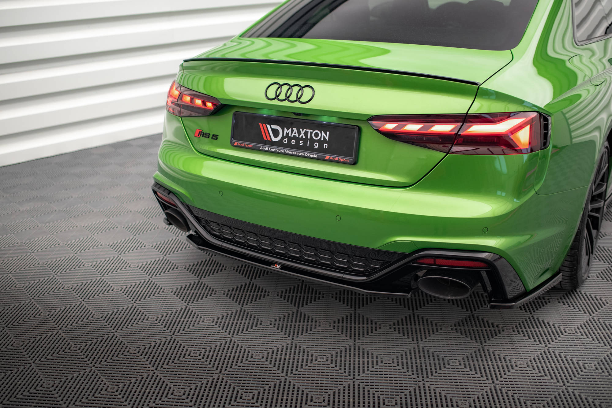 Central Rear Splitter Audi RS5 F5 Facelift - 2