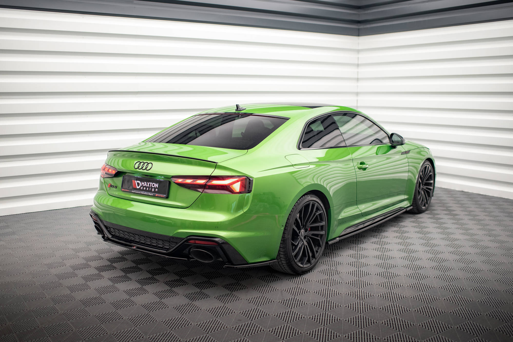 Central Rear Splitter Audi RS5 F5 Facelift - 4