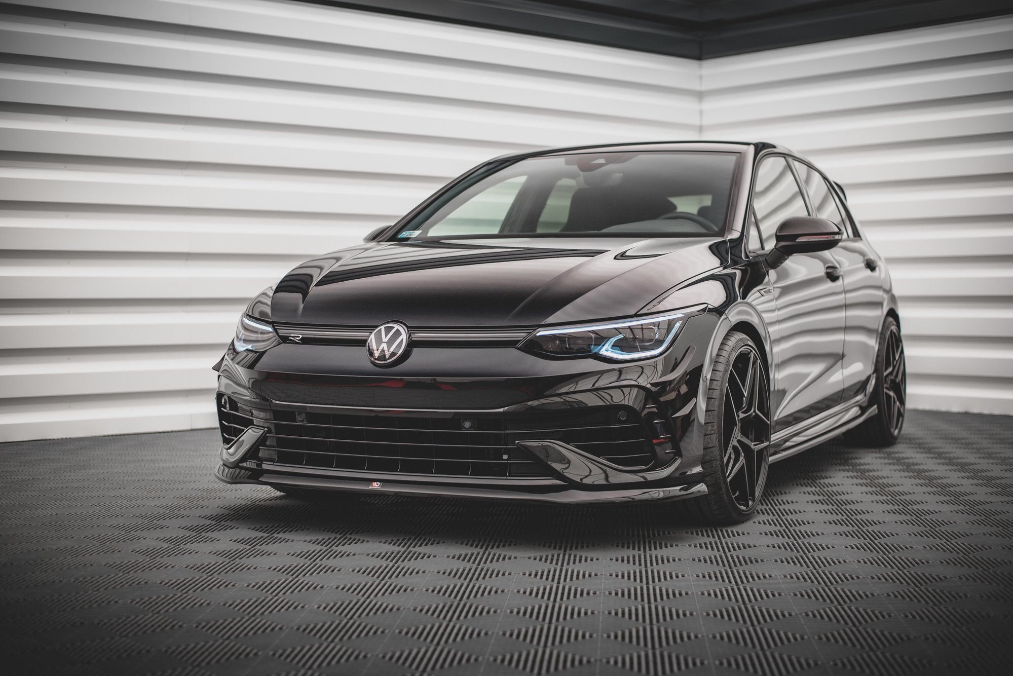 Front Splitter V.5 VW Golf R Mk8 - 3