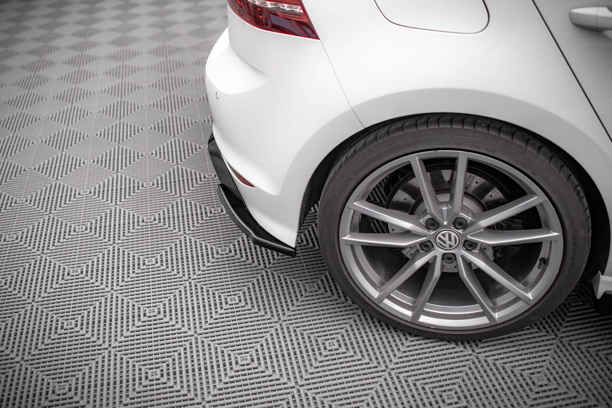 Rear Side Splitters V.4 VW Golf R Mk7 - 3