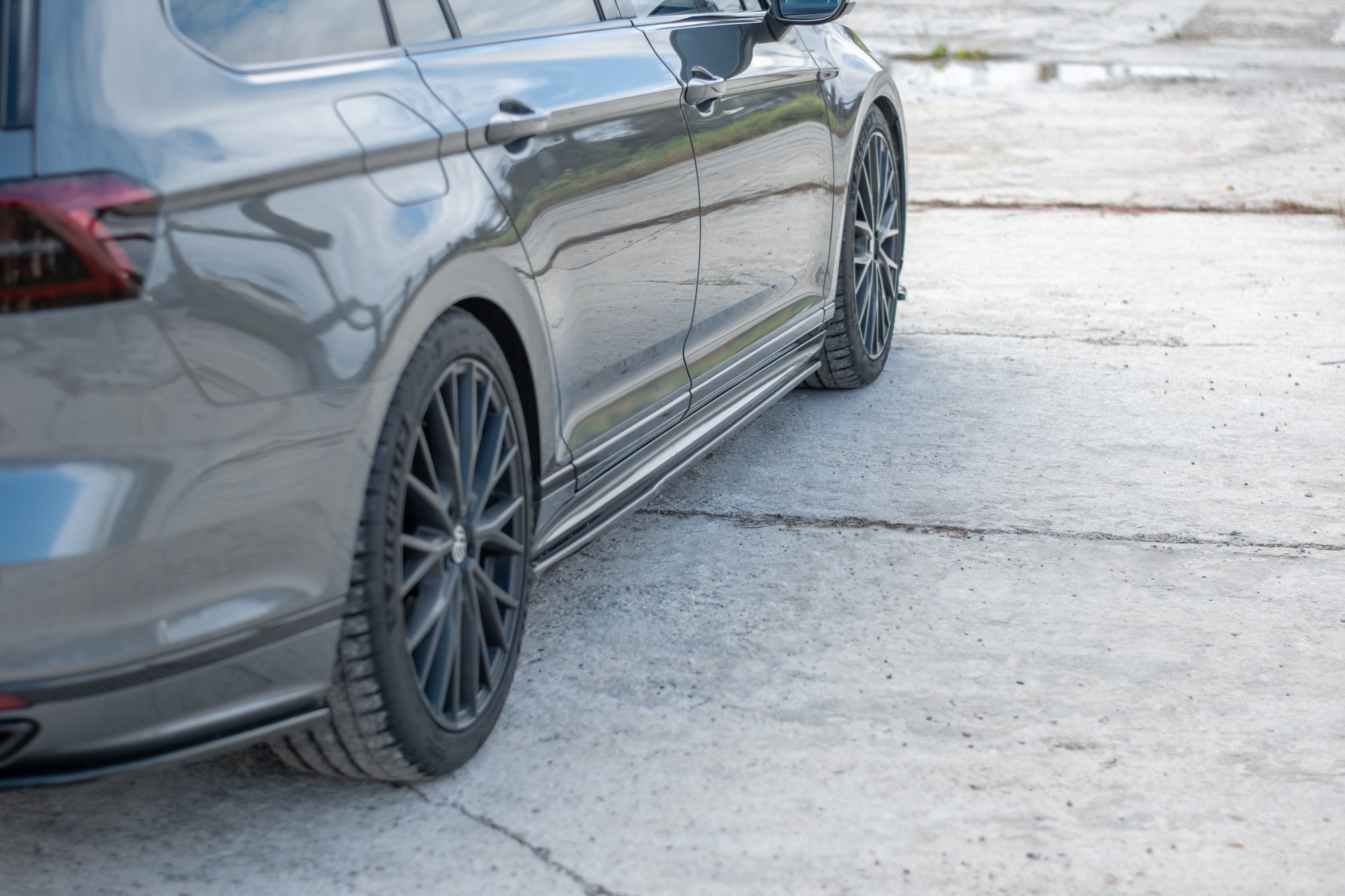 Side Skirts Diffusers Volkswagen Passat R-line B8 (2015-2019) - 3