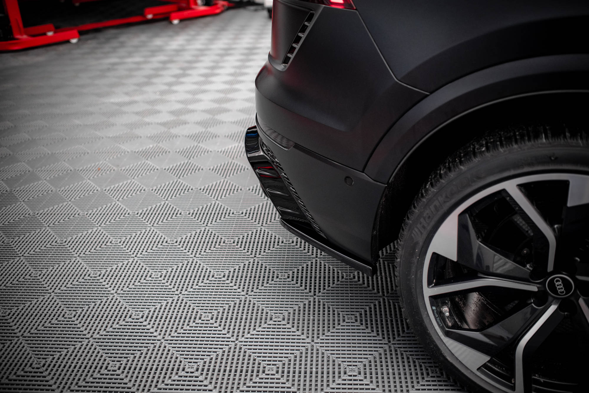 Rear Side Splitters V.2 Audi RSQ8 Mk1 - 4
