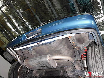 HONDA CIVIC/CRX 88-91 ULTRARACING 4-PUNKTS BAKRE TORSION STAG