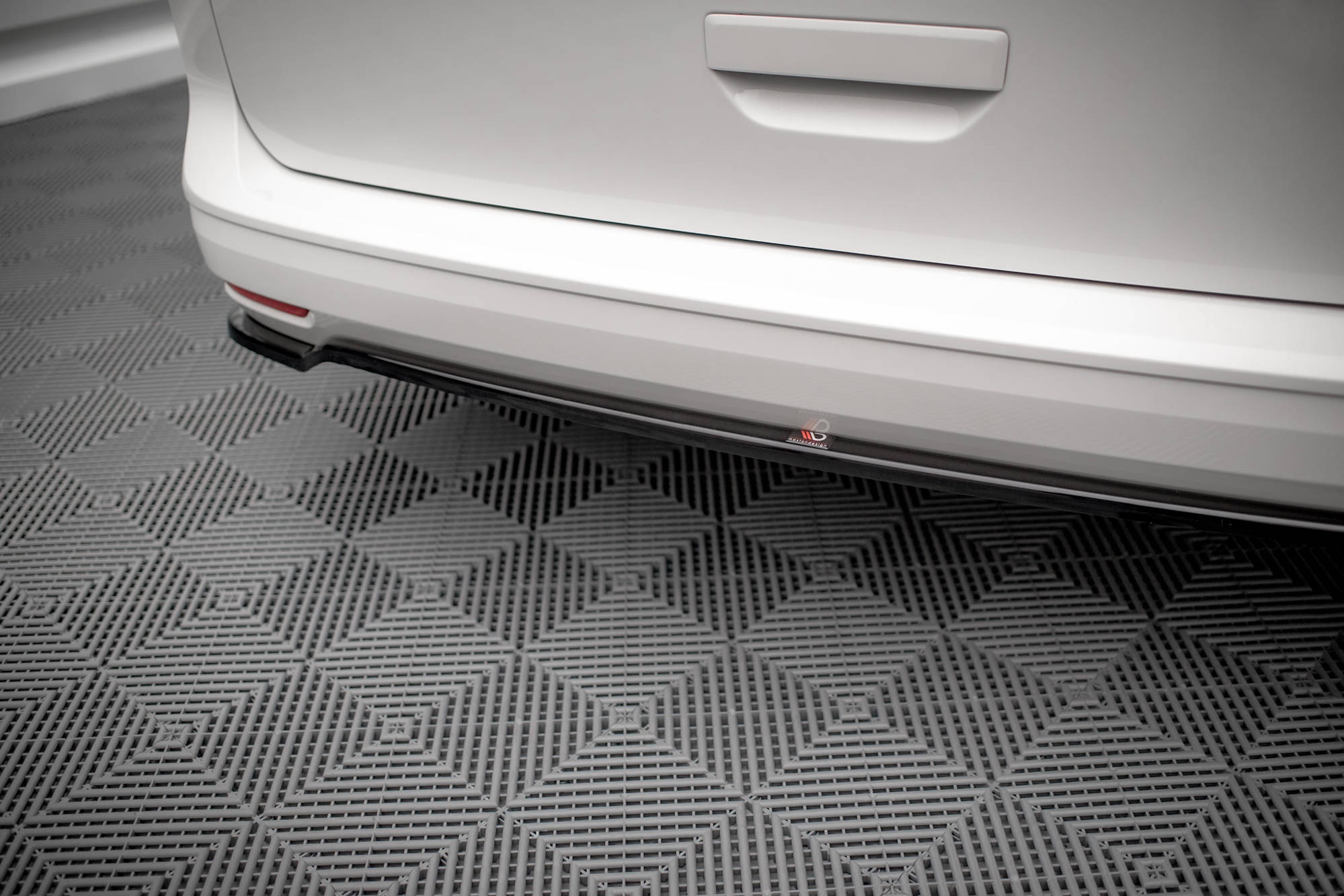 Central Rear Splitter VW Caddy MK5 (2020-) - 2