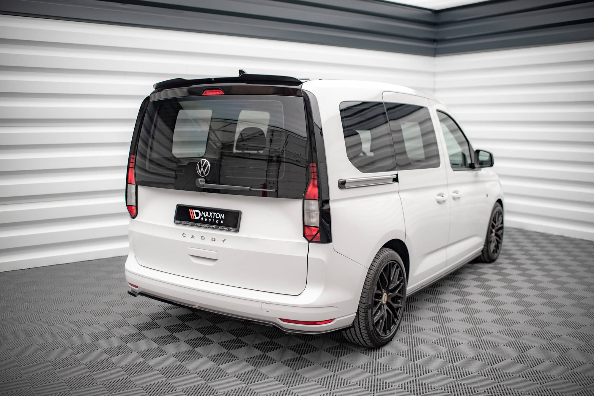 Central Rear Splitter VW Caddy MK5 (2020-) - 4