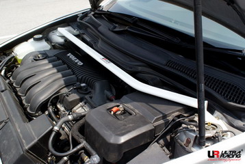 VOLVO S40 08+ ULTRARACING 2-POINT FRONT UPPER STRUTBAR V2