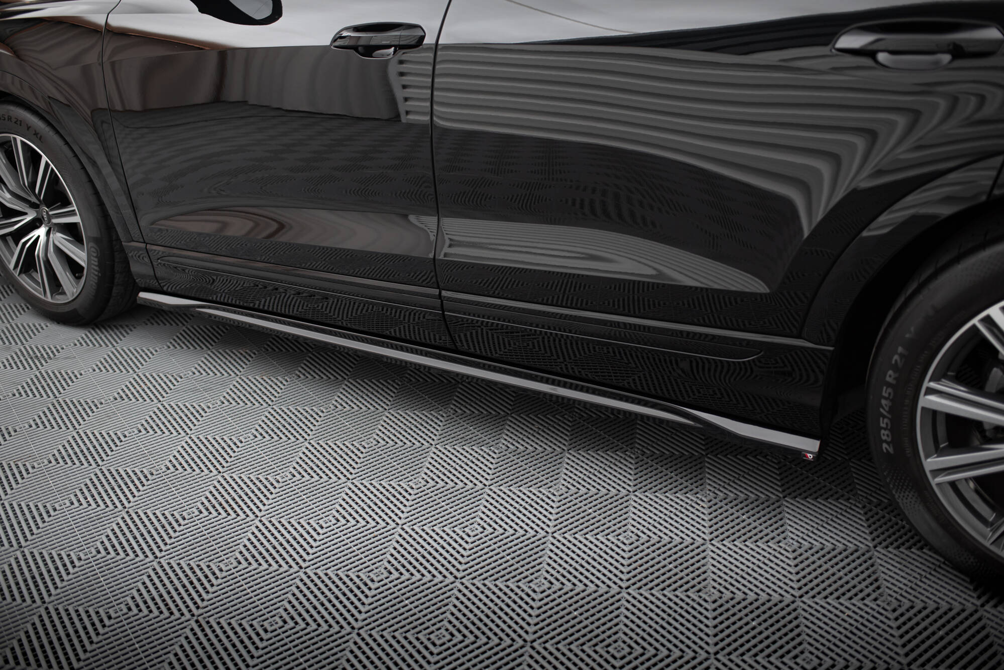 Side Skirts Diffusers V.2 Audi Q8 / Q8 S-Line / SQ8 Mk1 - 4