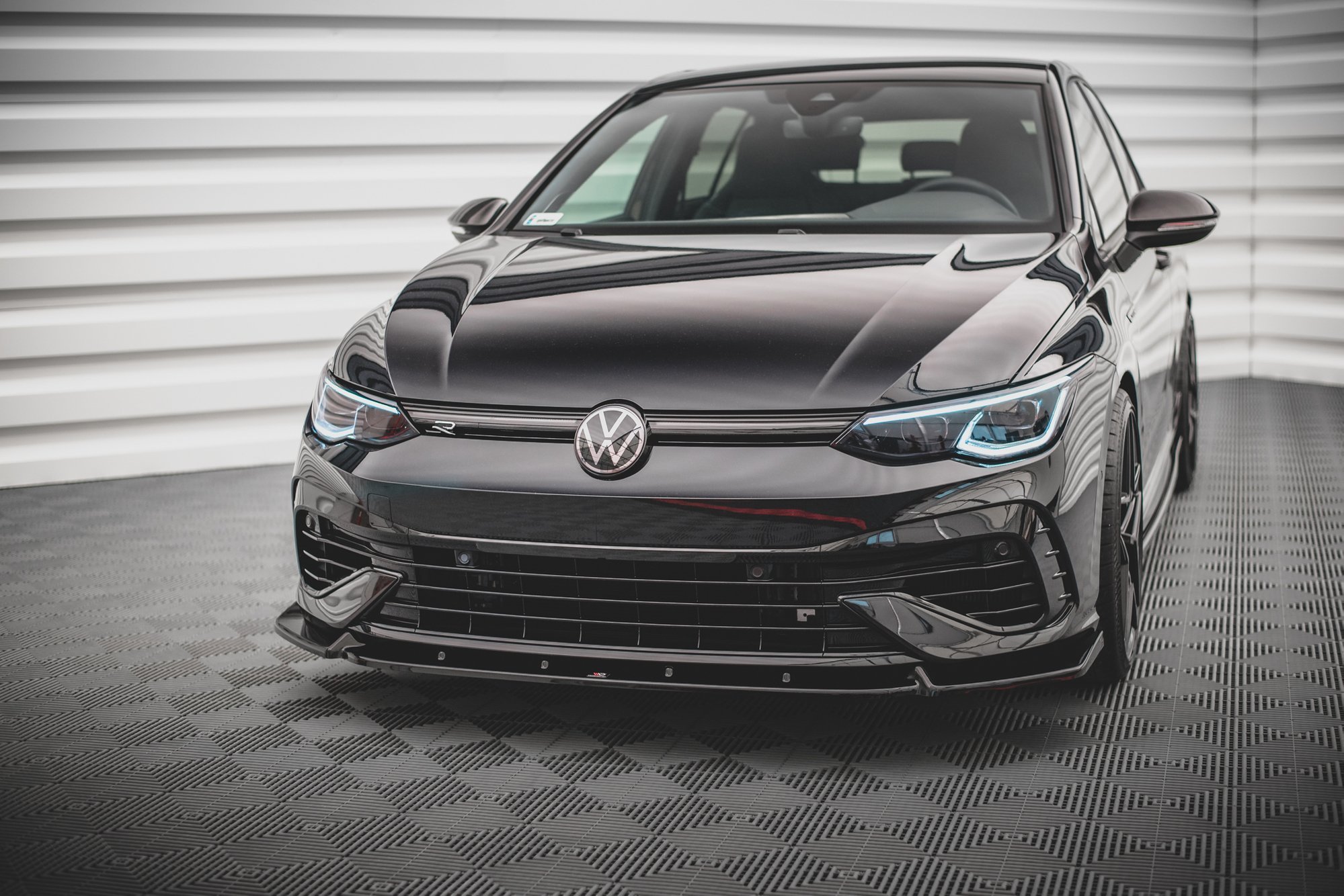 Front Splitter V.2 VW Golf R Mk8 - 4