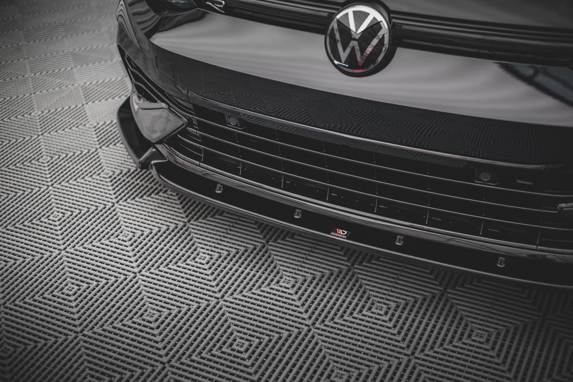 Front Splitter V.2 VW Golf R Mk8 - 3