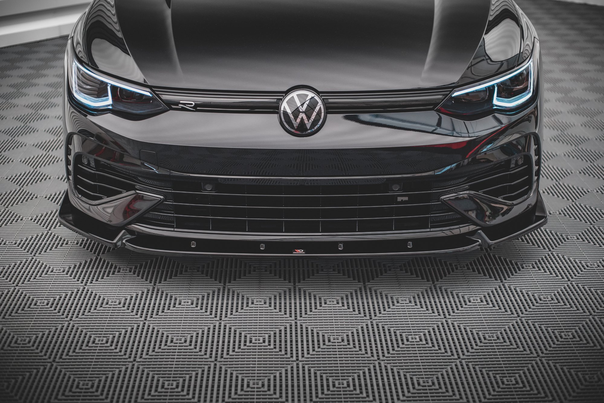 Front Splitter V.2 VW Golf R Mk8 - 2
