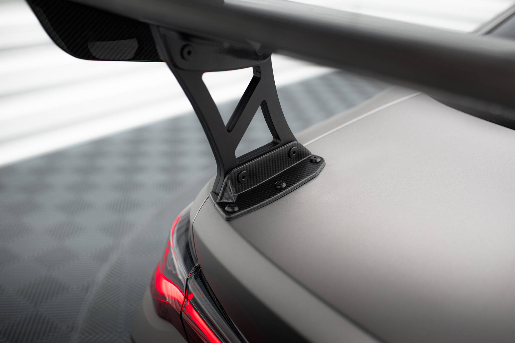 CARBON SPOILER WITH EXTERNAL BRACKETS UPRIGHTS SUITABLE FOR BMW M4 G82 / G82 FACELIFT / M440I / 4 M-PACK G22 / G22 FACELIFT – MAXTON DESIGN - 5