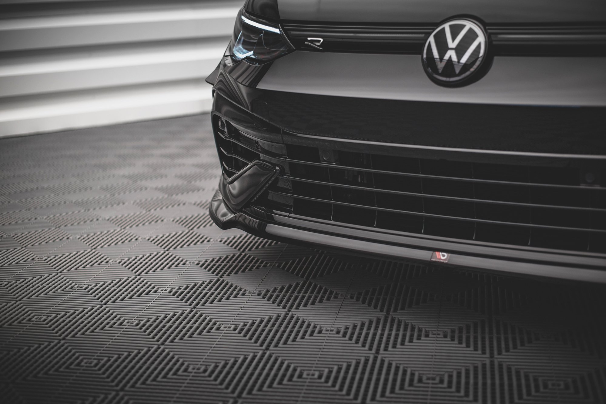 Front Splitter V.6 VW Golf R Mk8 - 2