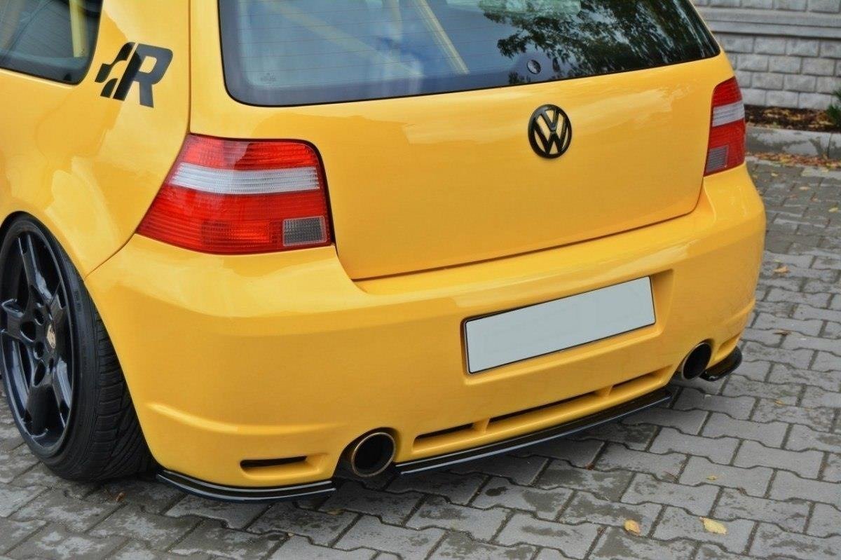 Central Rear Splitter VW Golf IV R32 - 3