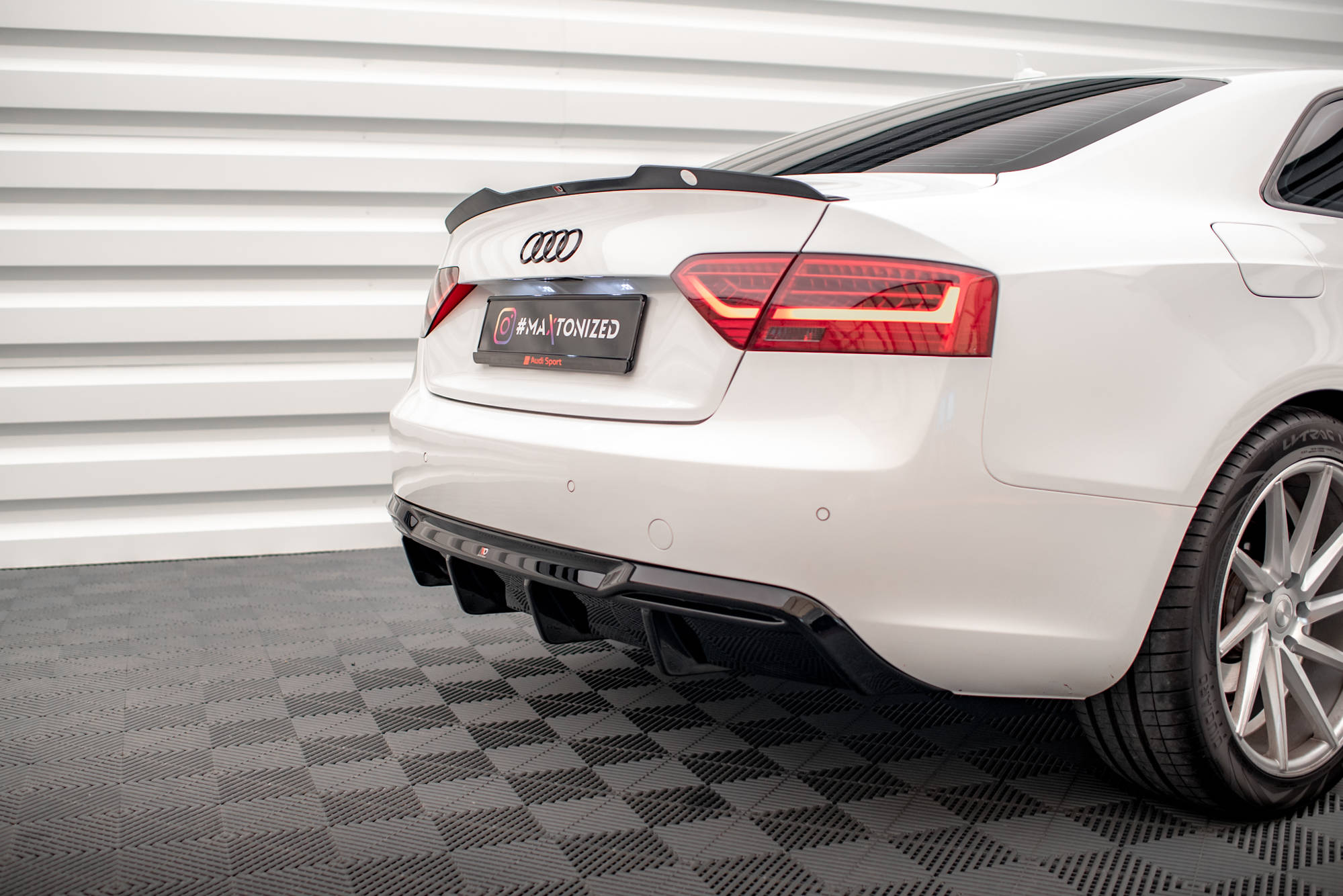 Rear Valance Audi A5 Coupe 8T Facelift (Version with dual exhausts on one side) - 5