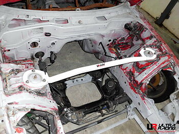 MAZDA RX7 FD 93-97 ULTRARACING FRONT UPPER STRUTBAR 1530