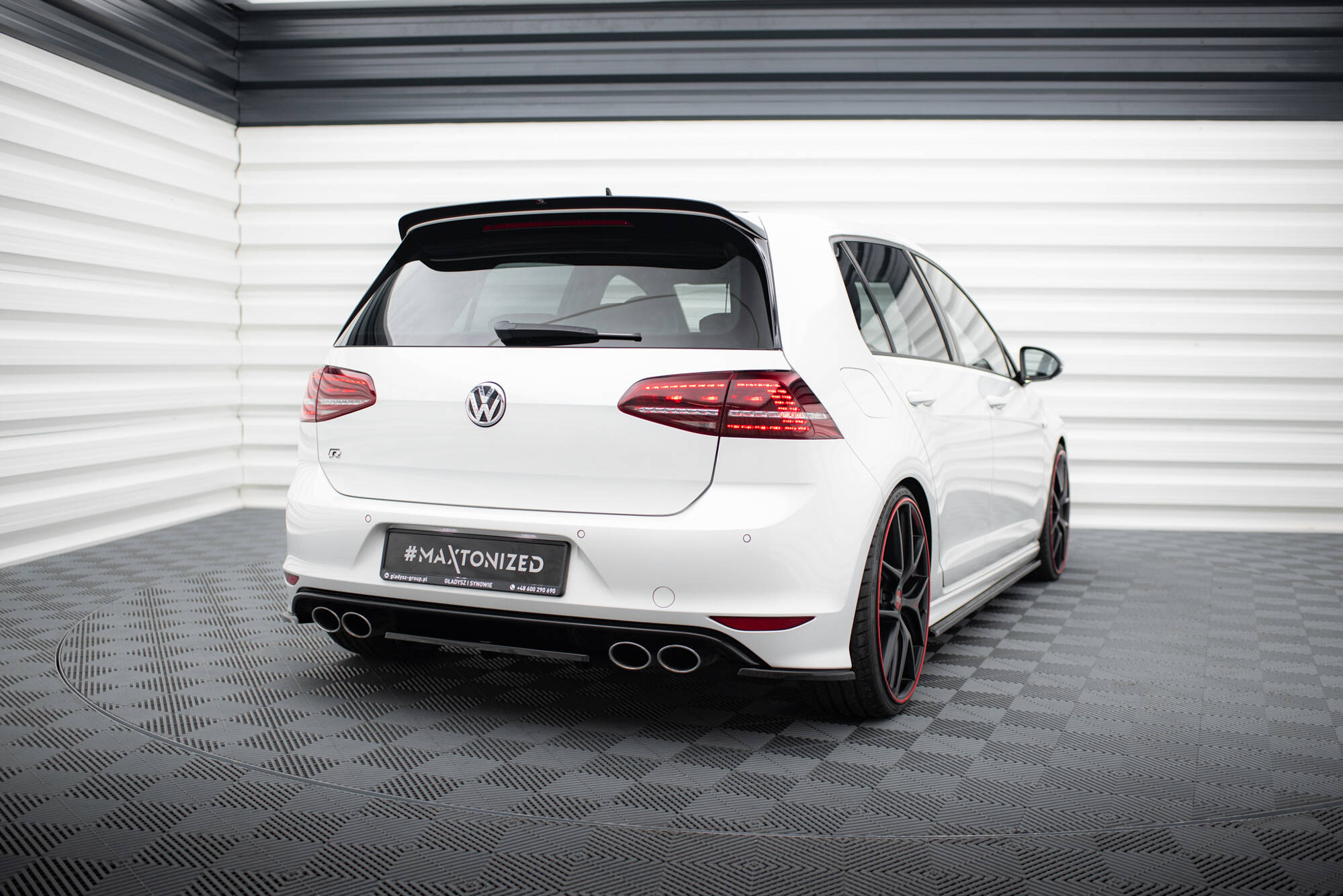 Central Rear Splitter (Vertical Bars) VW Golf R Mk7 - 2