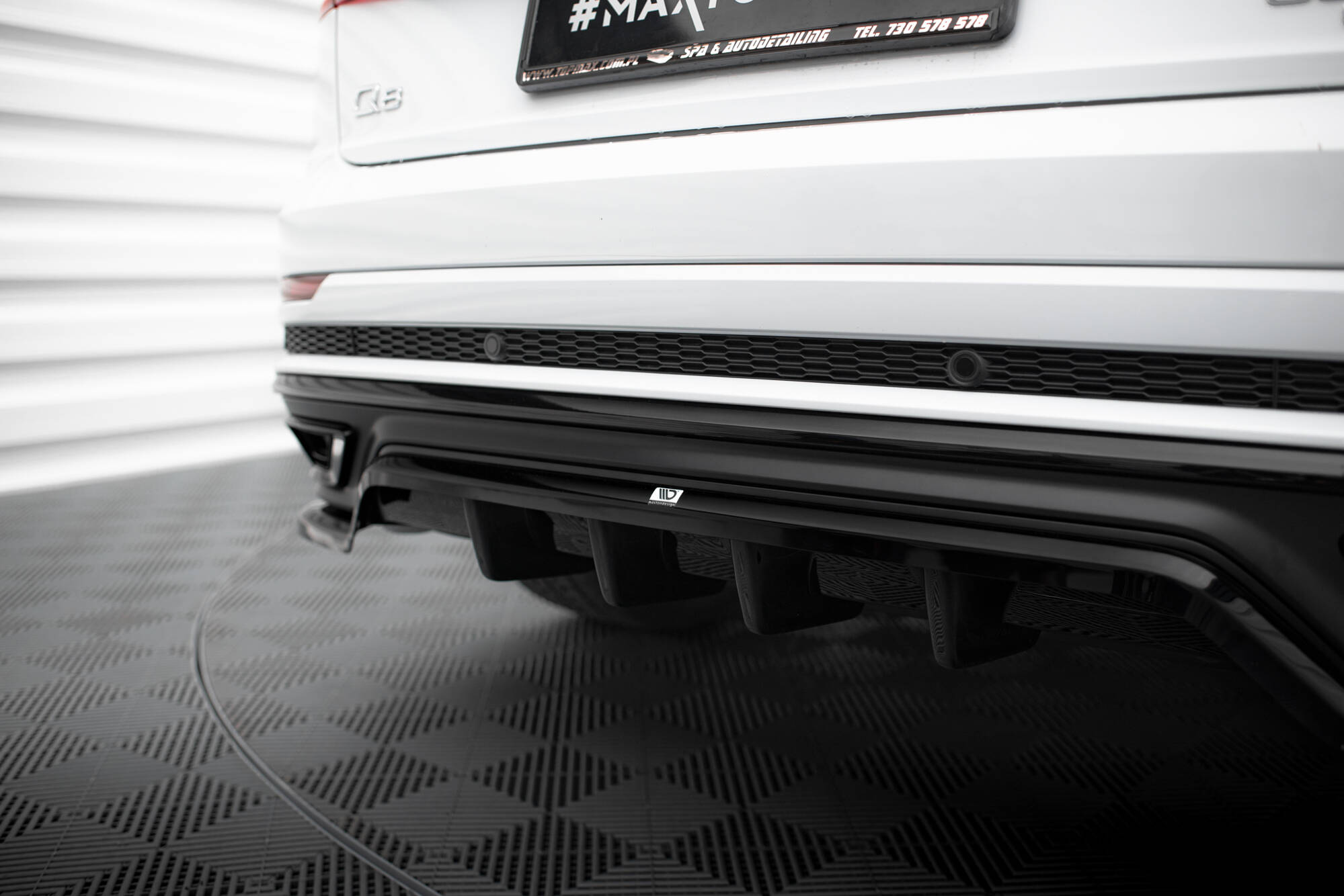Central Rear Splitter (Vertical Bars) Audi Q8 S-Line Mk1 - 3