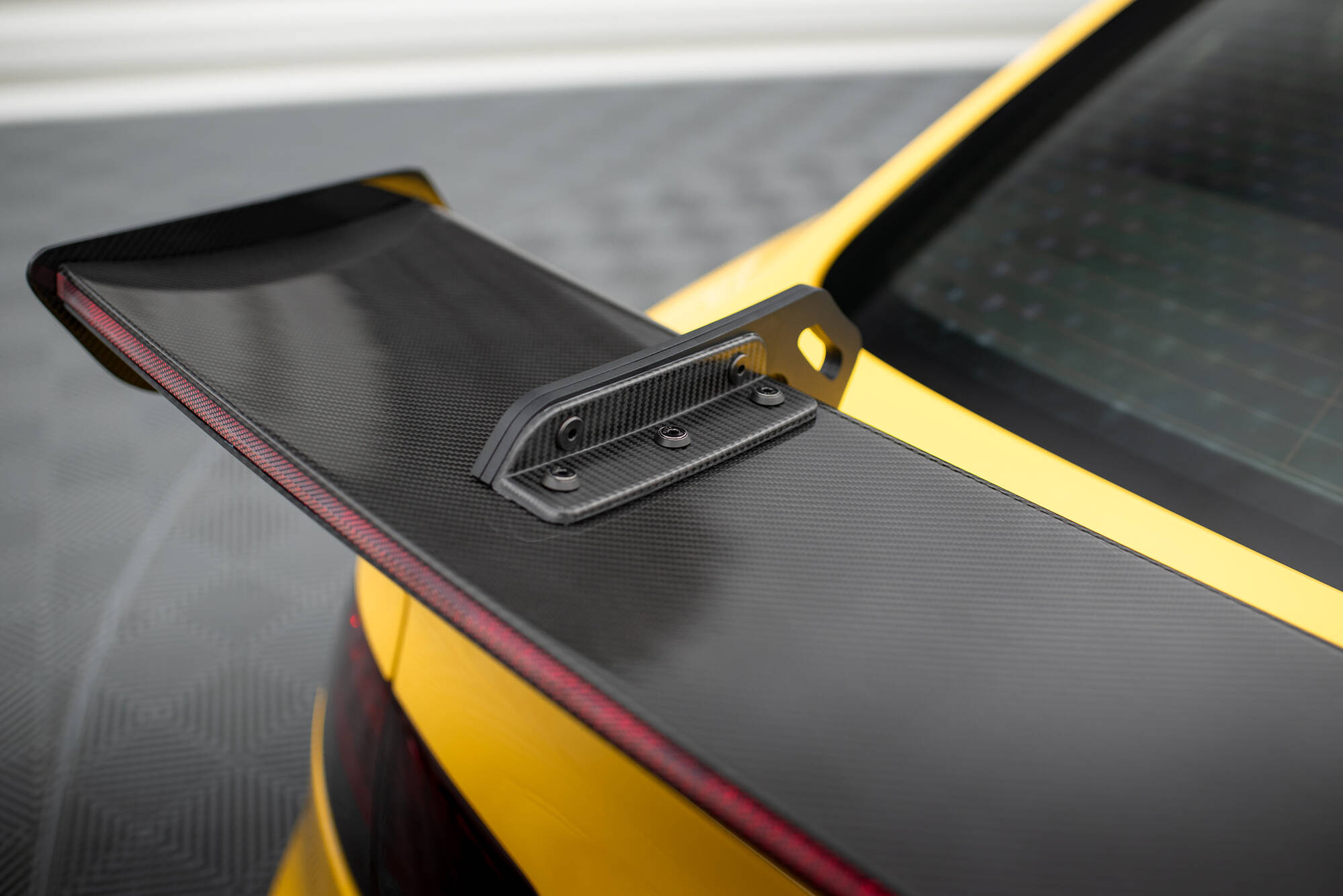 CARBON SPOILER WITH UPPER SWAN MOUNTING + LED SUITABLE FOR AUDI A5 COUPE 8T – MAXTON DESIGN - 4