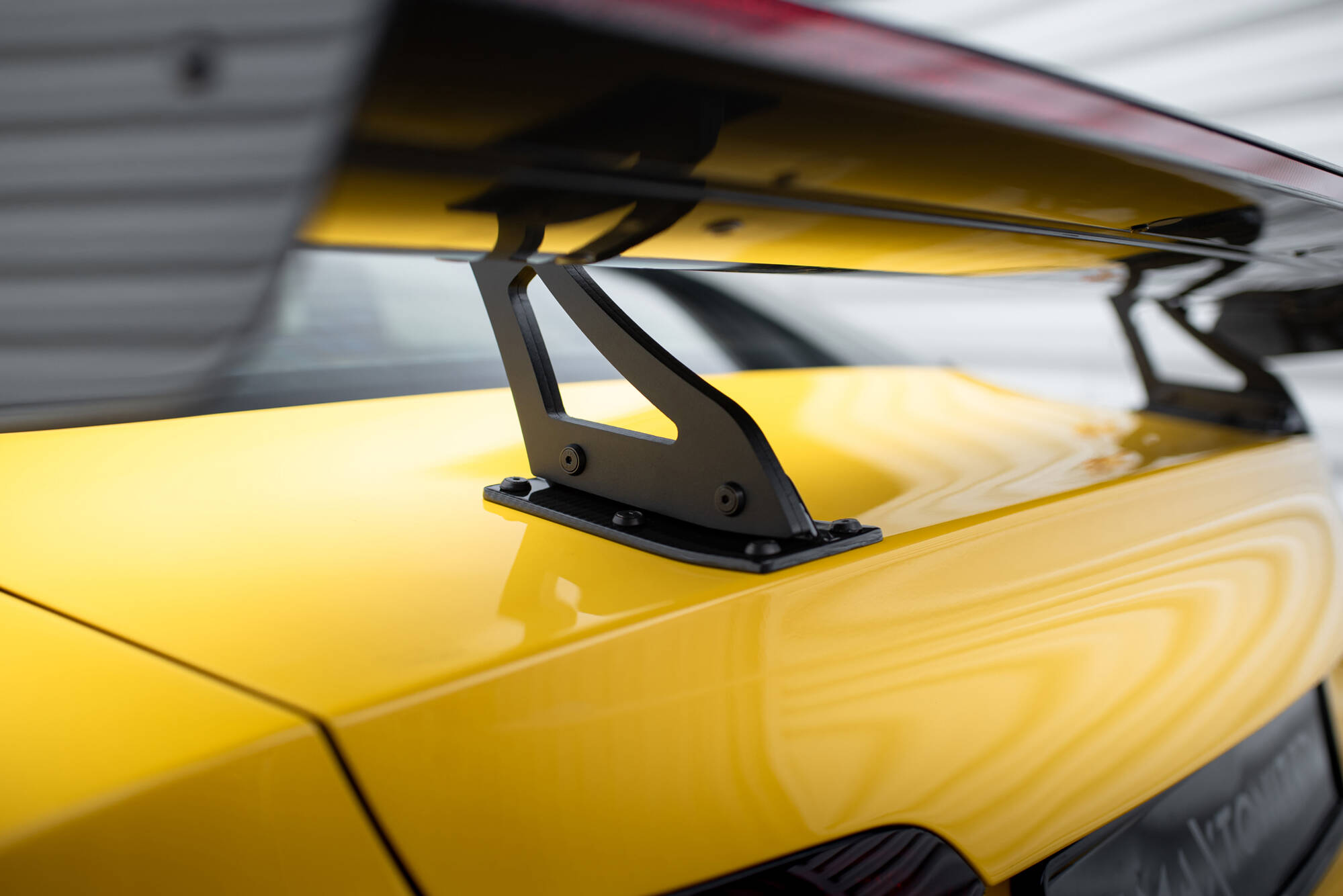 CARBON SPOILER WITH UPPER SWAN MOUNTING + LED SUITABLE FOR AUDI A5 COUPE 8T – MAXTON DESIGN - 12
