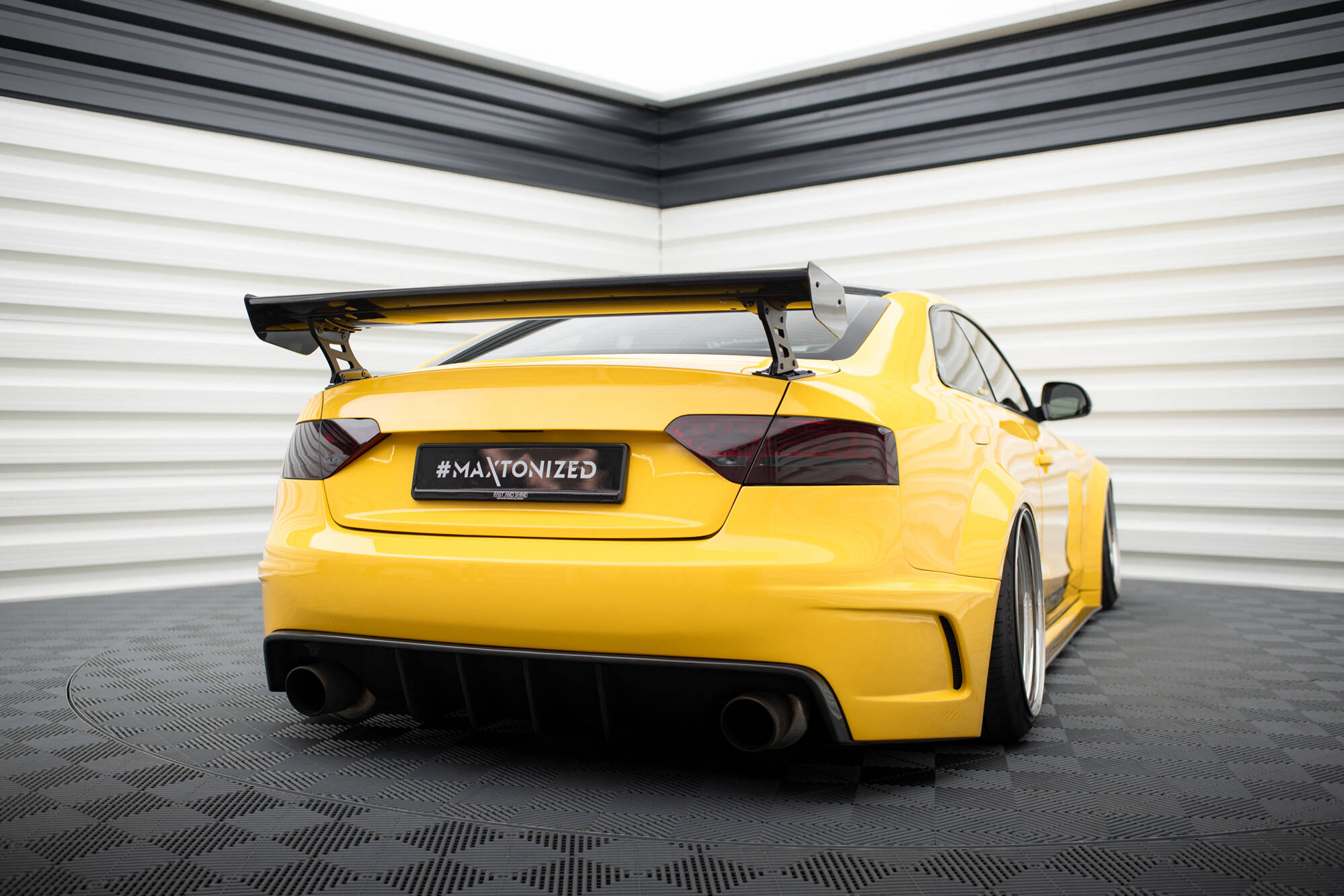 CARBON SPOILER WITH EXTERNAL BRACKETS UPRIGHTS SUITABLE FOR AUDI A5 COUPE 8T – MAXTON DESIGN - 4