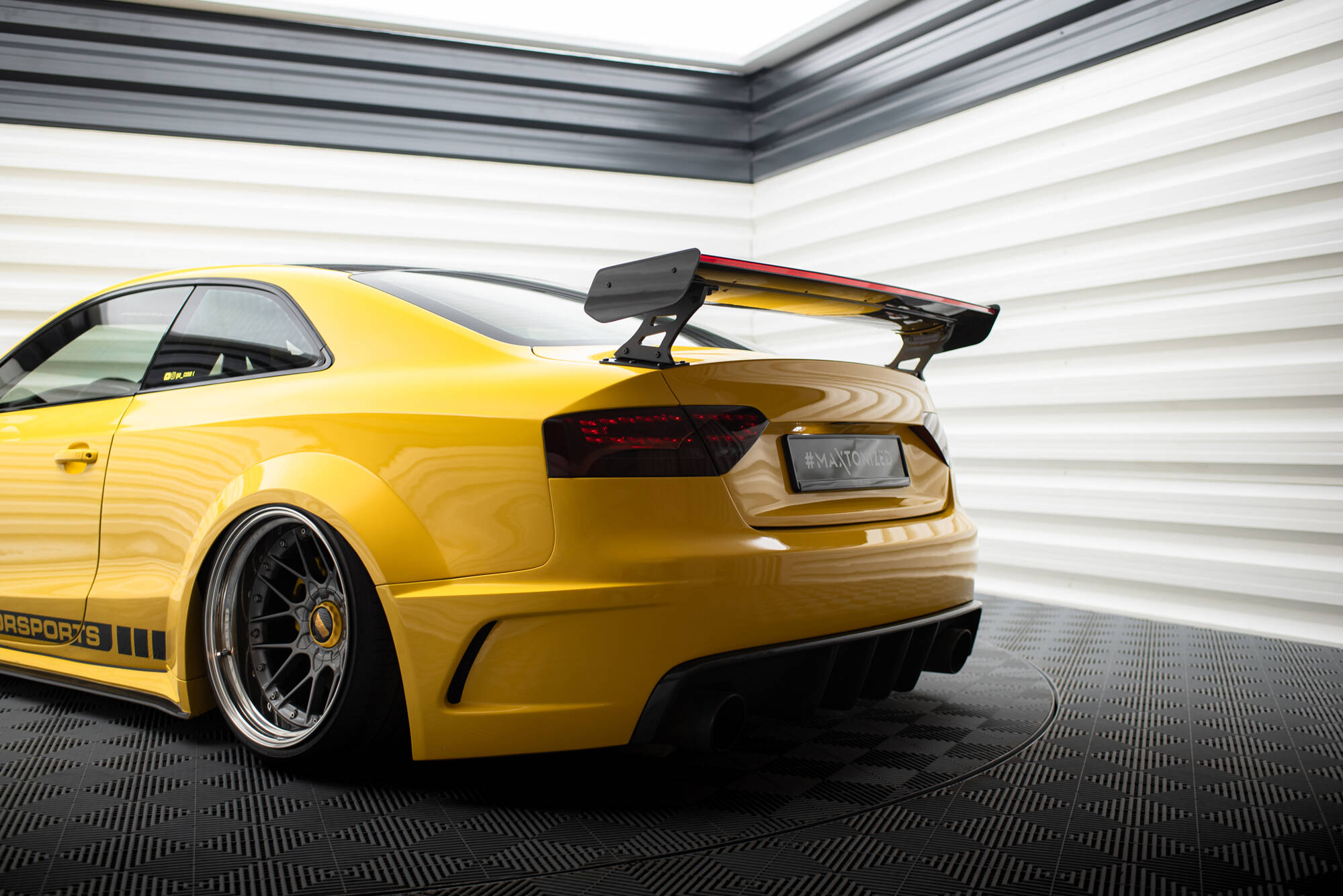 CARBON SPOILER WITH EXTERNAL BRACKETS UPRIGHTS + LED SUITABLE FOR AUDI A5 COUPE 8T – MAXTON DESIGN - 6