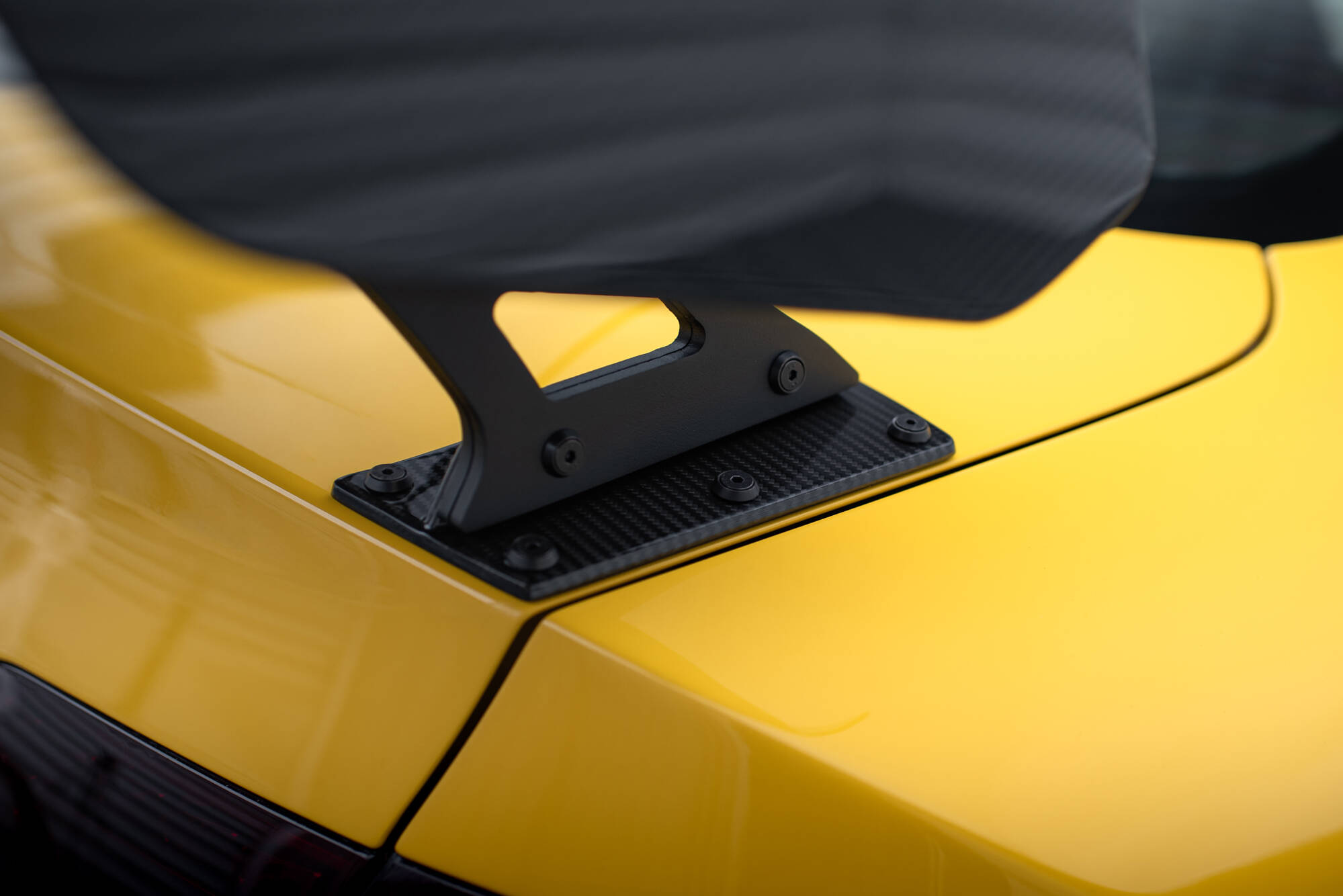 CARBON SPOILER WITH EXTERNAL BRACKETS UPRIGHTS + LED SUITABLE FOR AUDI A5 COUPE 8T – MAXTON DESIGN - 5