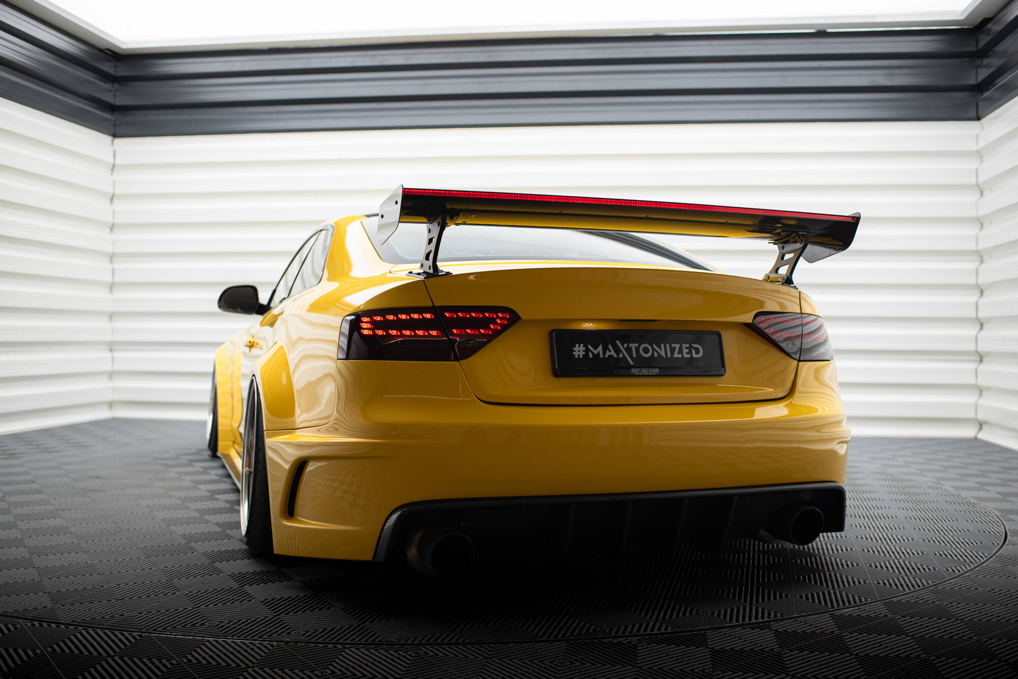 CARBON SPOILER WITH EXTERNAL BRACKETS UPRIGHTS + LED SUITABLE FOR AUDI A5 COUPE 8T – MAXTON DESIGN - 12