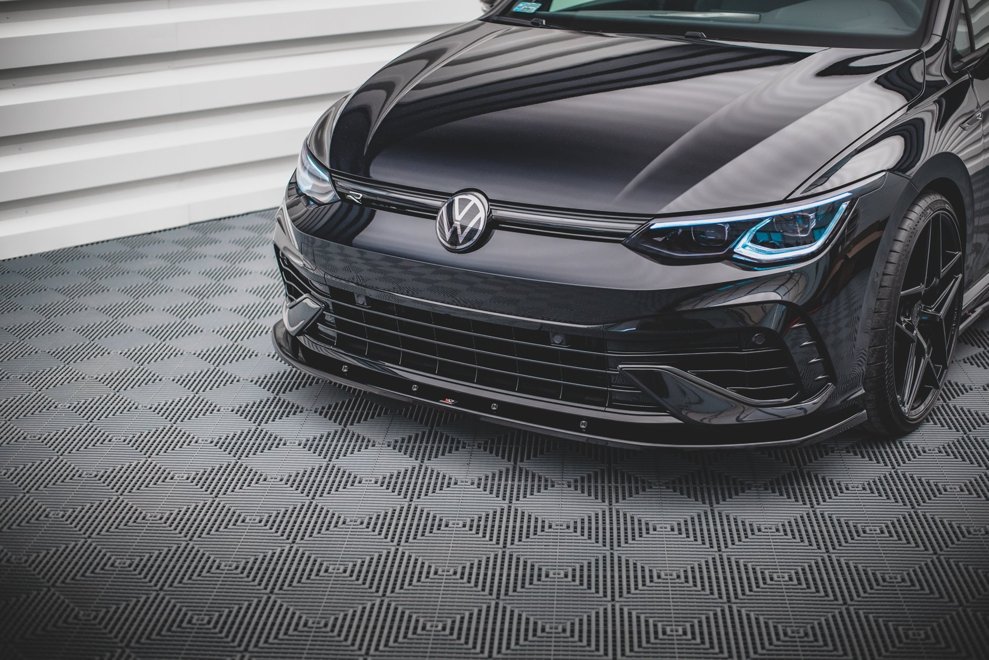Front Splitter V.1 VW Golf R Mk8 - 4