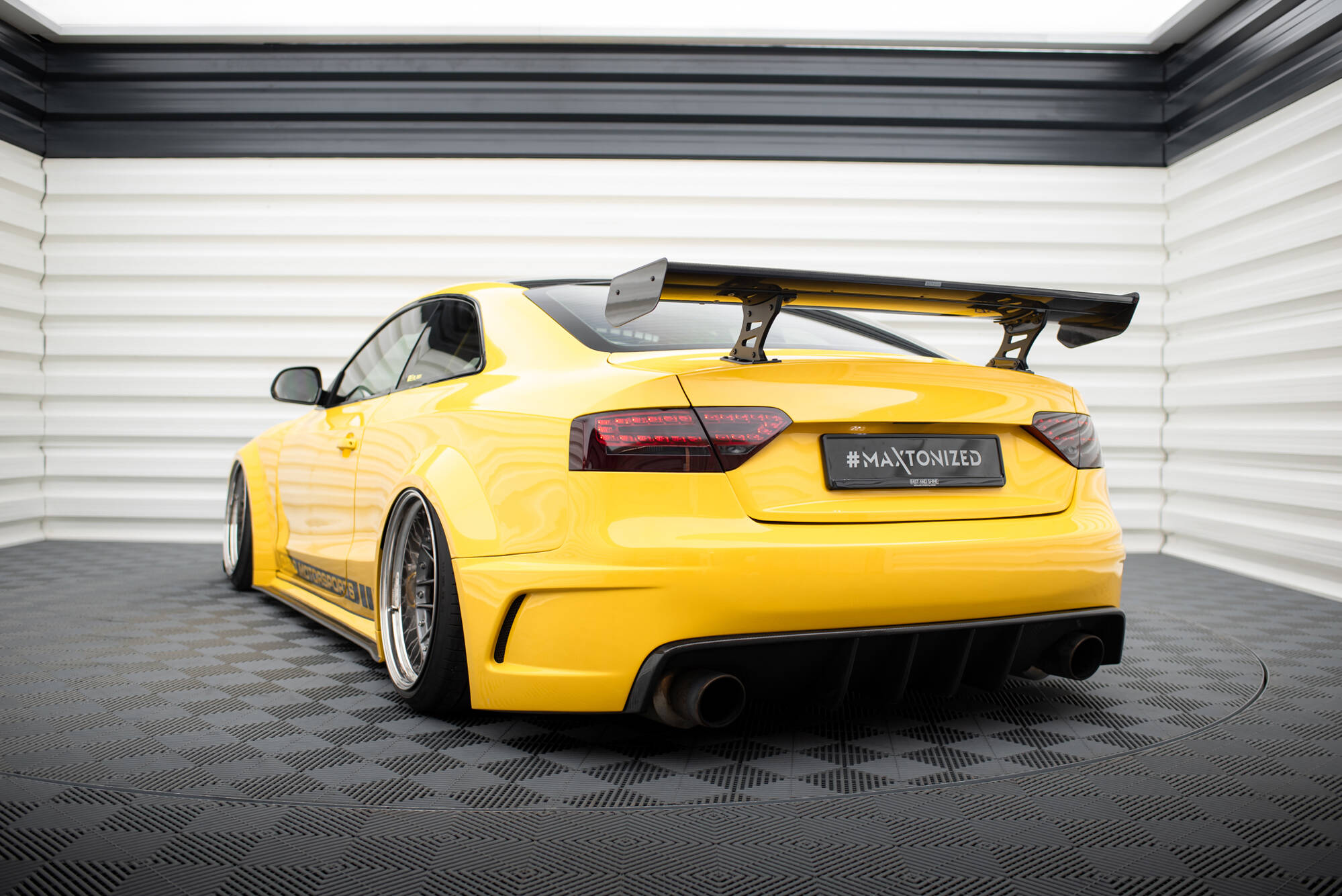 CARBON SPOILER WITH INTERNAL BRACKETS UPRIGHTS SUITABLE FOR AUDI A5 COUPE 8T – MAXTON DESIGN