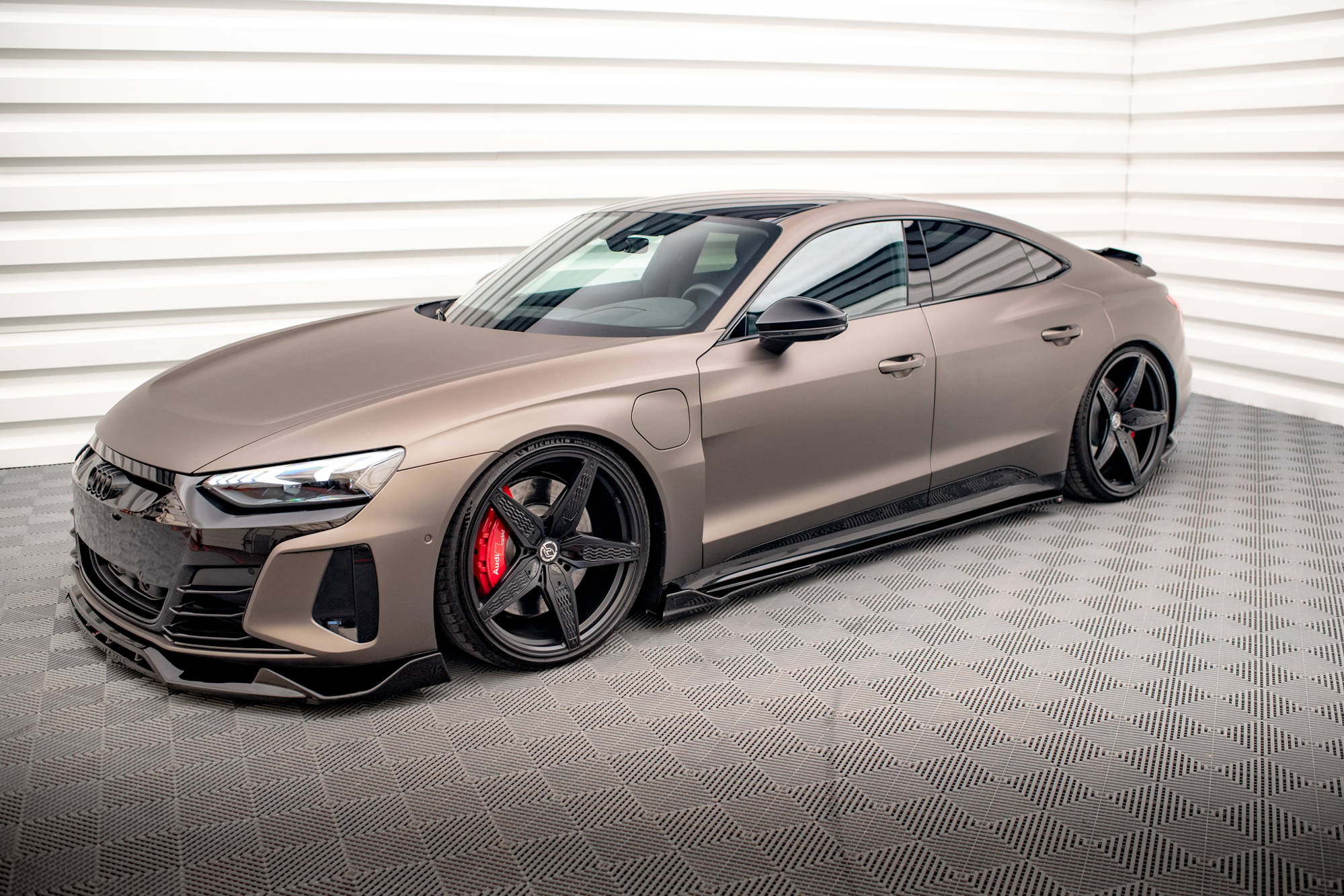 Side Skirts Diffusers V.2 Audi e-Tron GT / RS GT Mk1 - 3