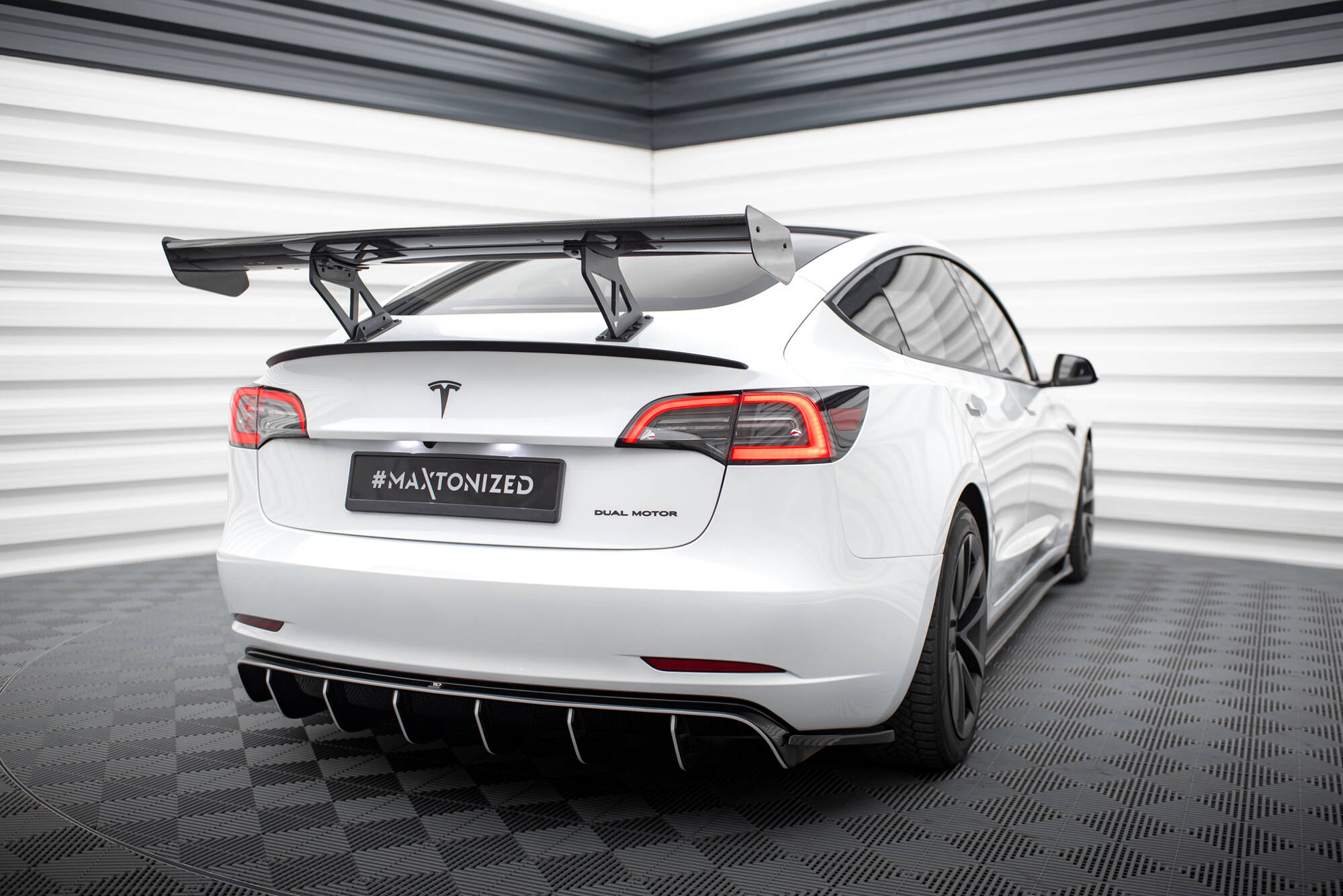 CARBON SPOILER SUITABLE FOR TESLA MODEL 3 – MAXTON DESIGN - 16