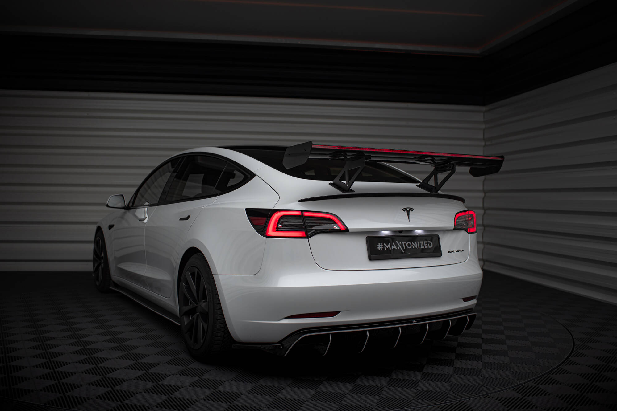 CARBON SPOILER + LED SUITABLE FOR TESLA MODEL 3 – MAXTON DESIGN - 14
