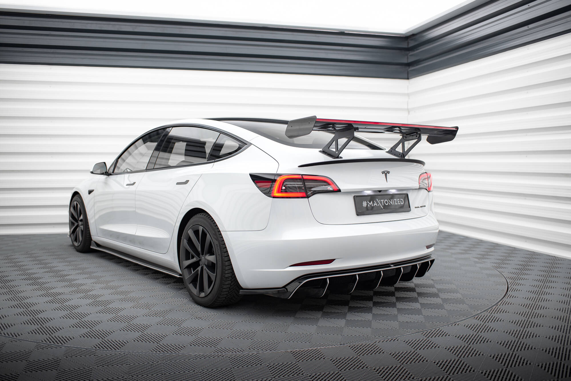 CARBON SPOILER + LED SUITABLE FOR TESLA MODEL 3 – MAXTON DESIGN - 4
