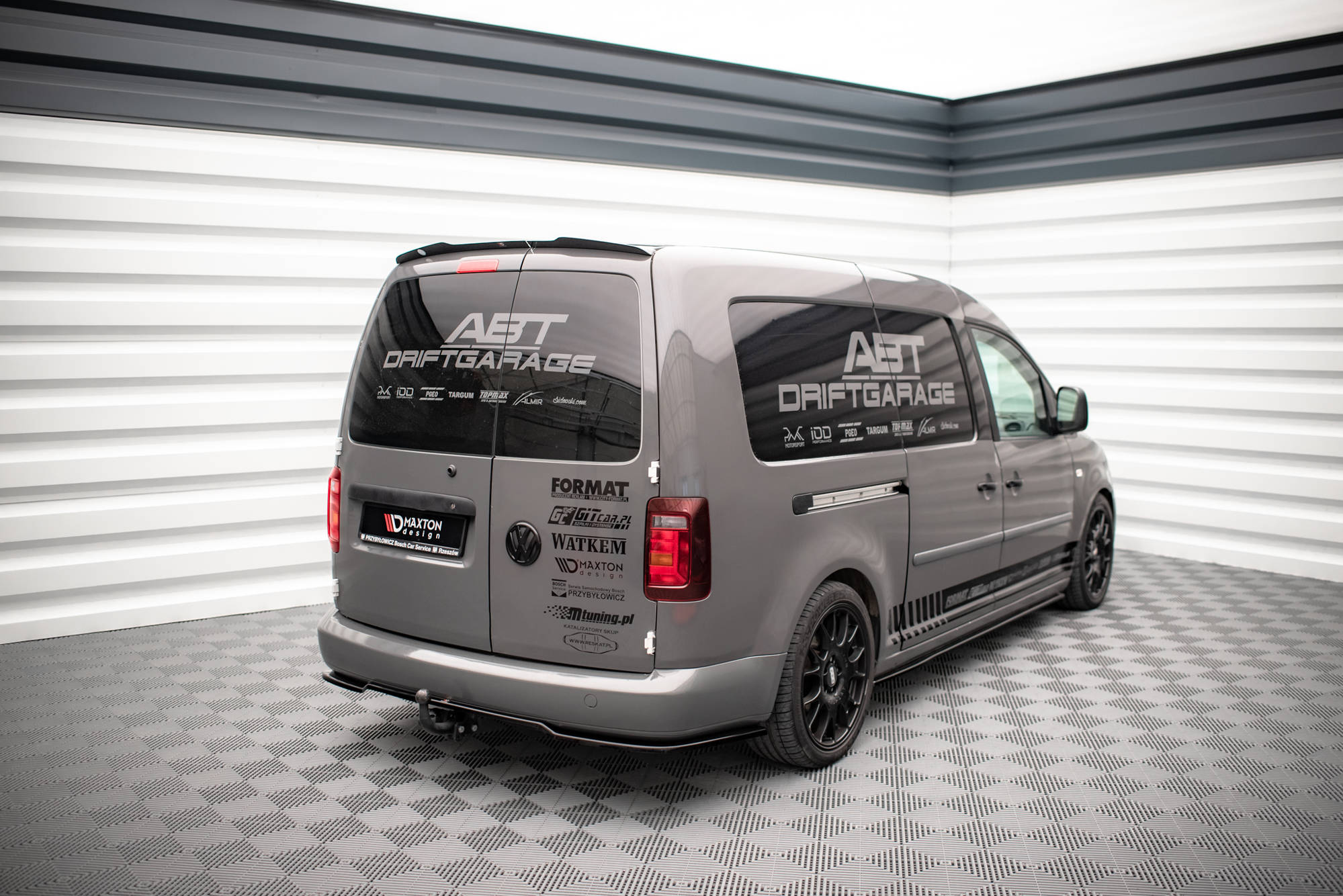 Central Rear Splitter VW Caddy Long Mk3 Facelift - 2