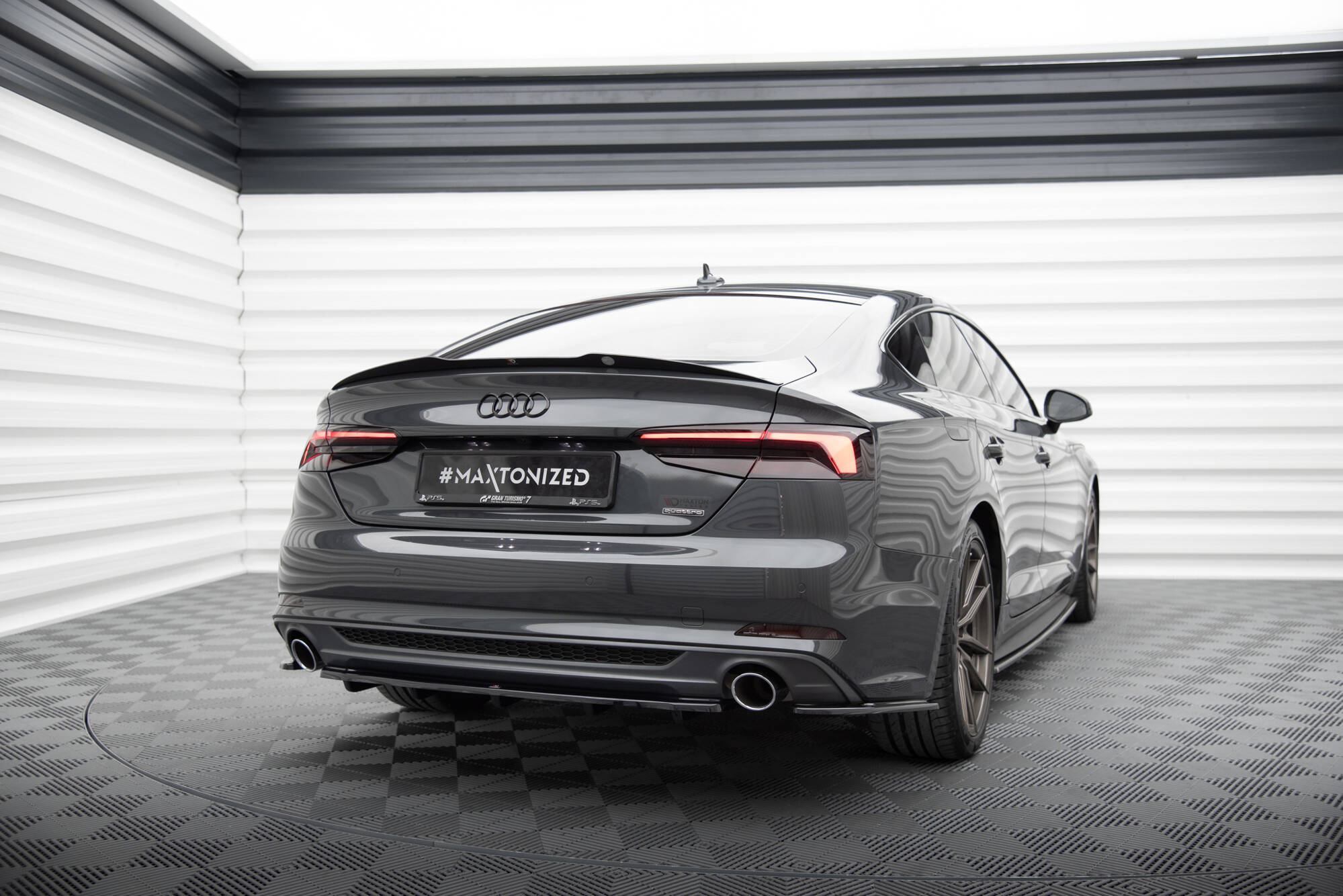 Central Rear Splitter (Vertical Bars) Audi A5 S-Line F5 Coupe / Sportback - 3