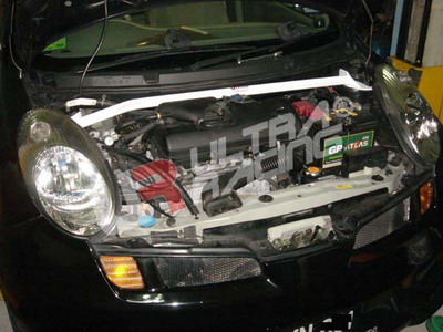 NISSAN MICRA K12 02-07 ULTRARACING FRÄMRE ÖVRE FJÄDERBENSSTAG