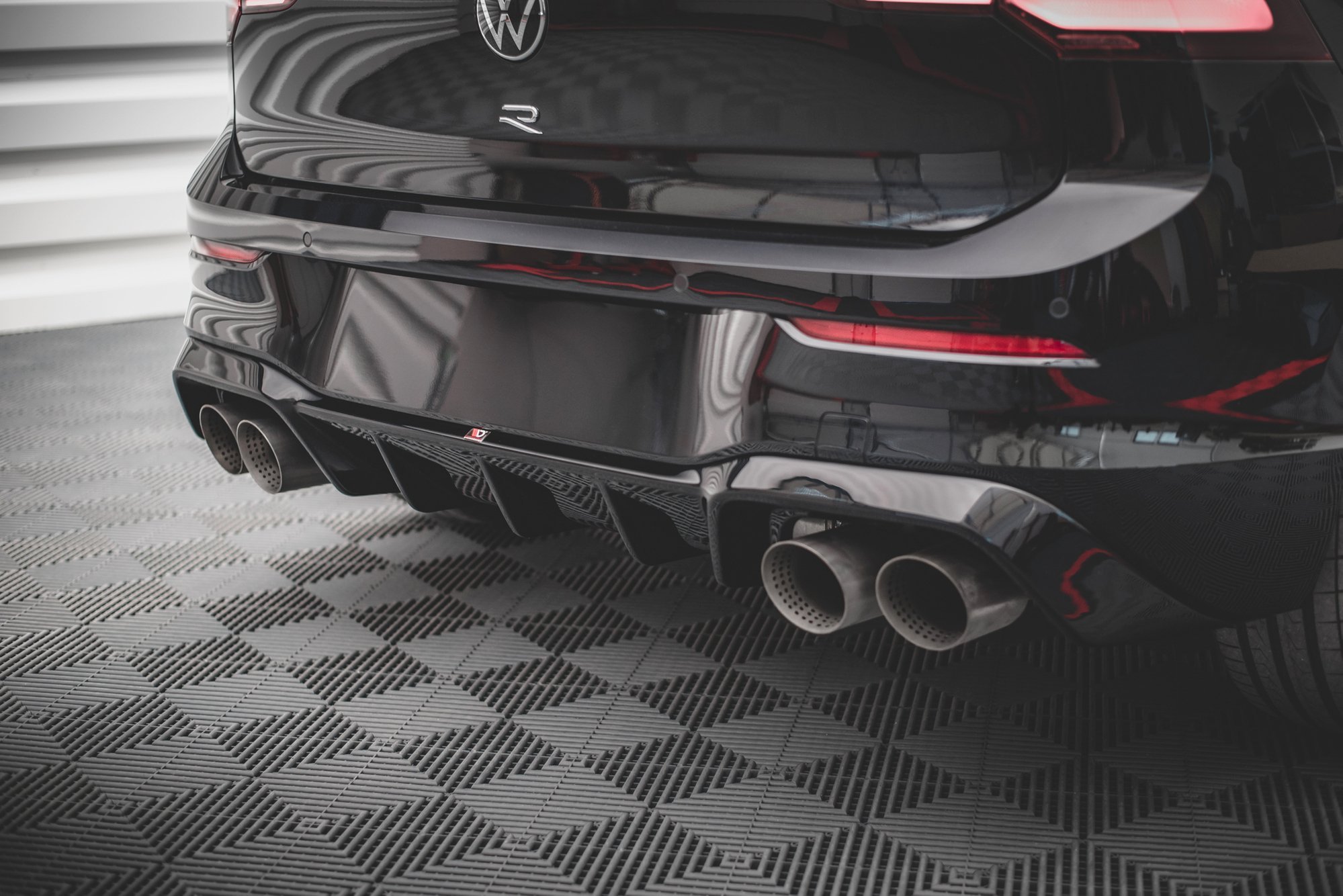 Rear Valance V.1 Volkswagen Golf R MK8 (2020-) - 2