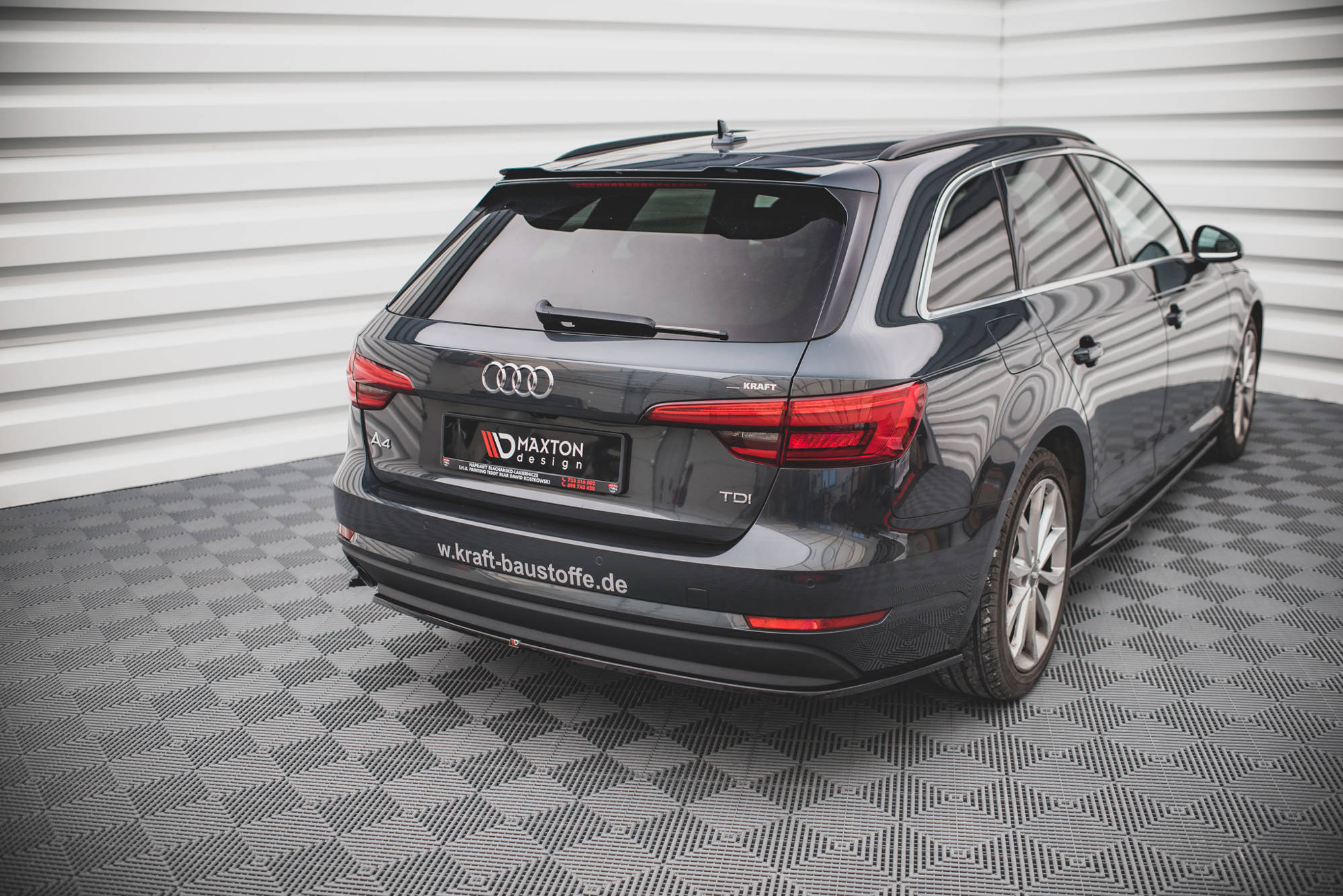 Rear Side Splitters Audi A4 B9 - 3