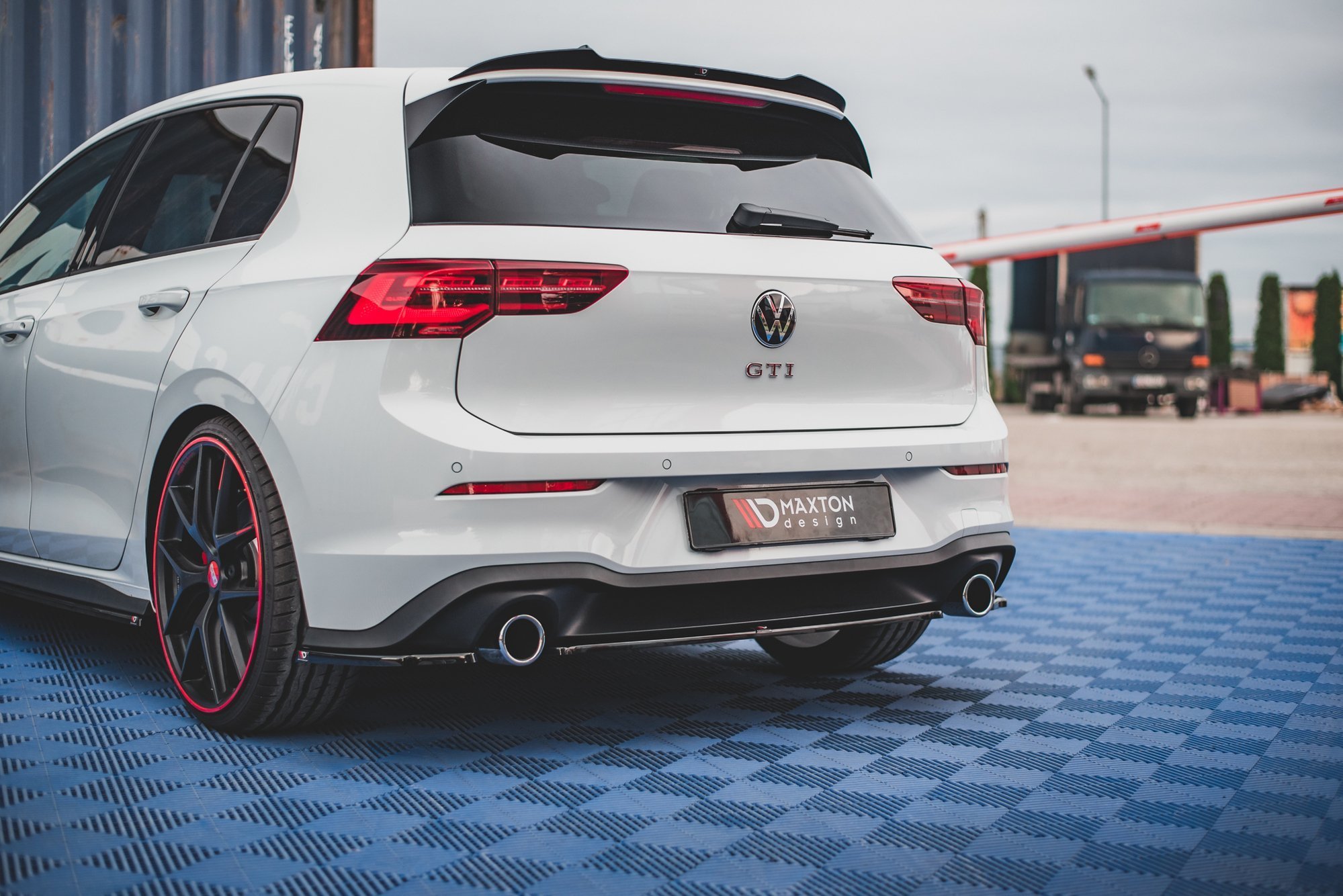 Central Rear Splitter VW Golf MK8 GTI (2020-) - 5